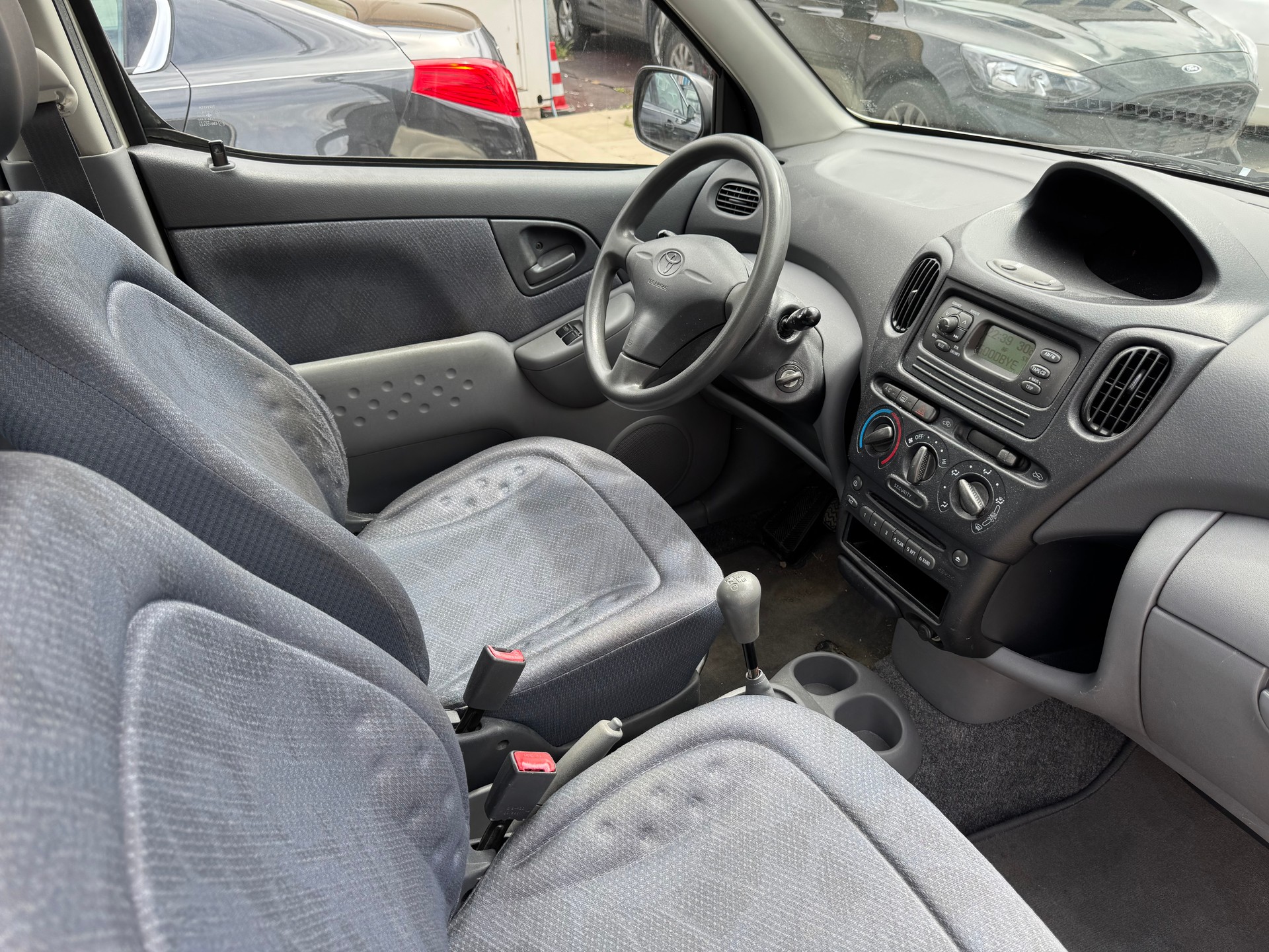 TOYOTA Yaris Verso 1.3 Linea Sol-image-8