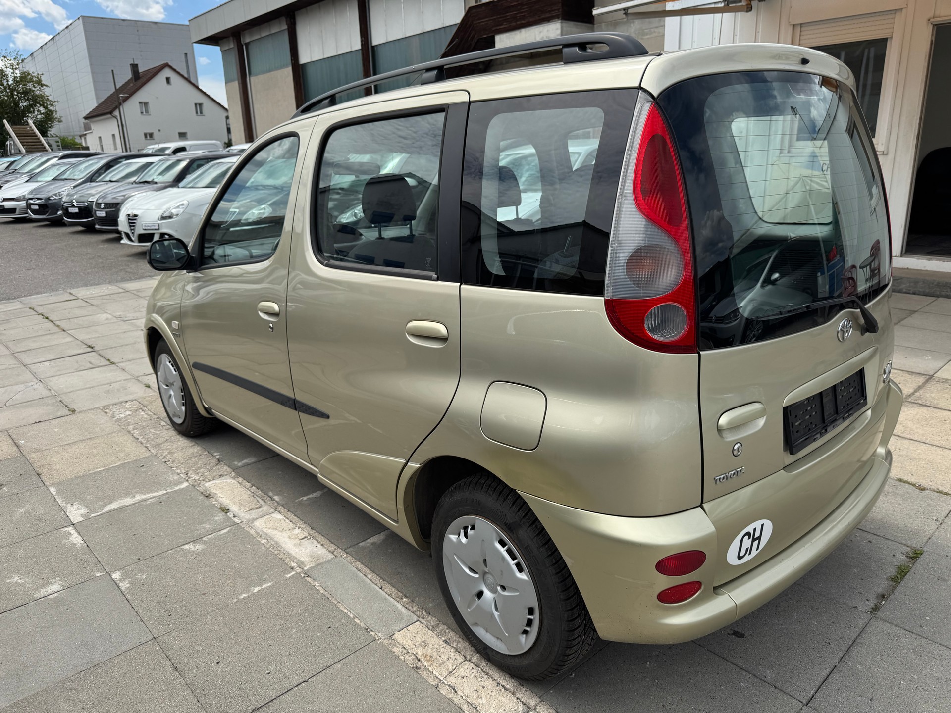 TOYOTA Yaris Verso 1.3 Linea Sol-image-6