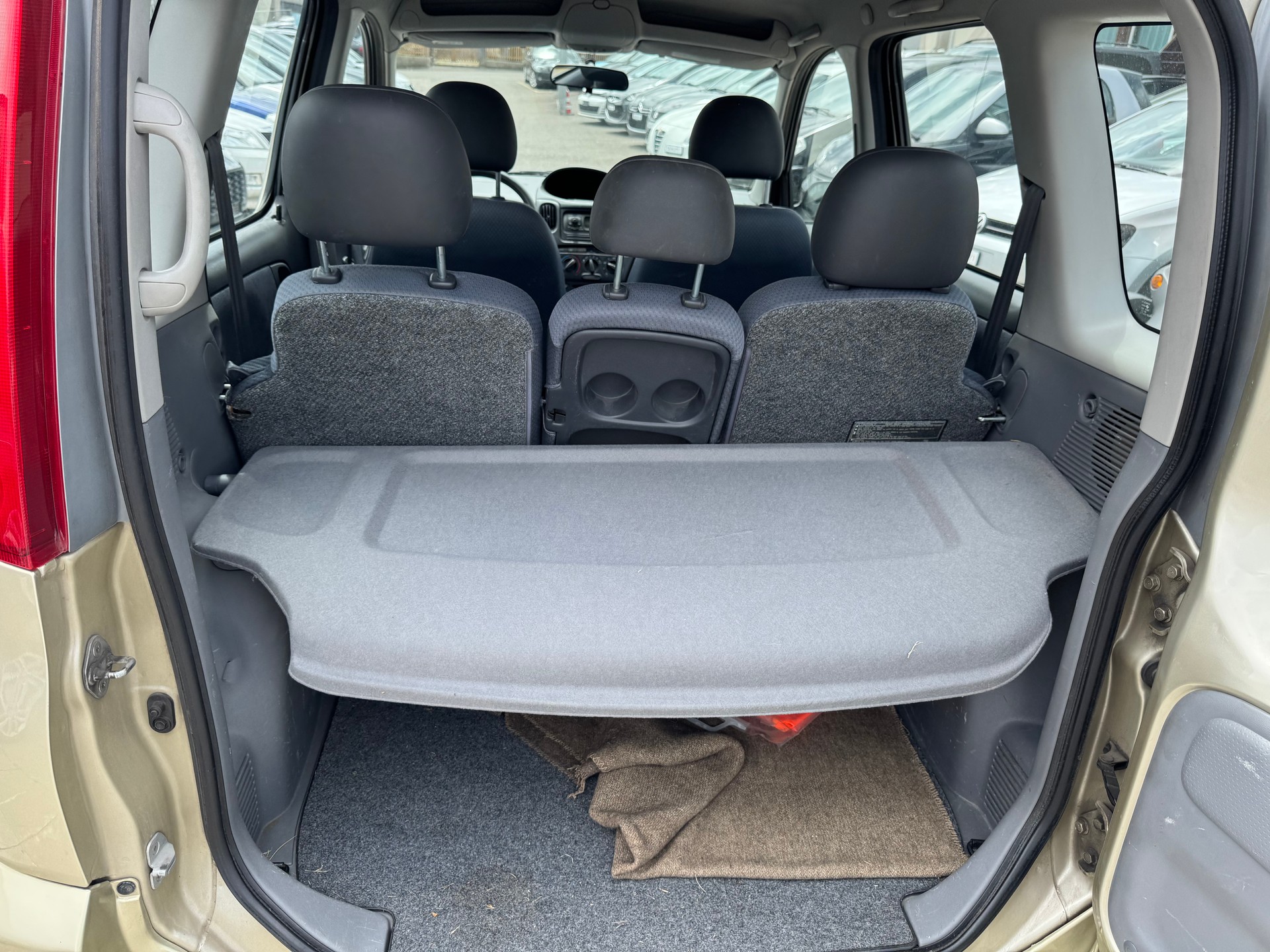 TOYOTA Yaris Verso 1.3 Linea Sol-image-11
