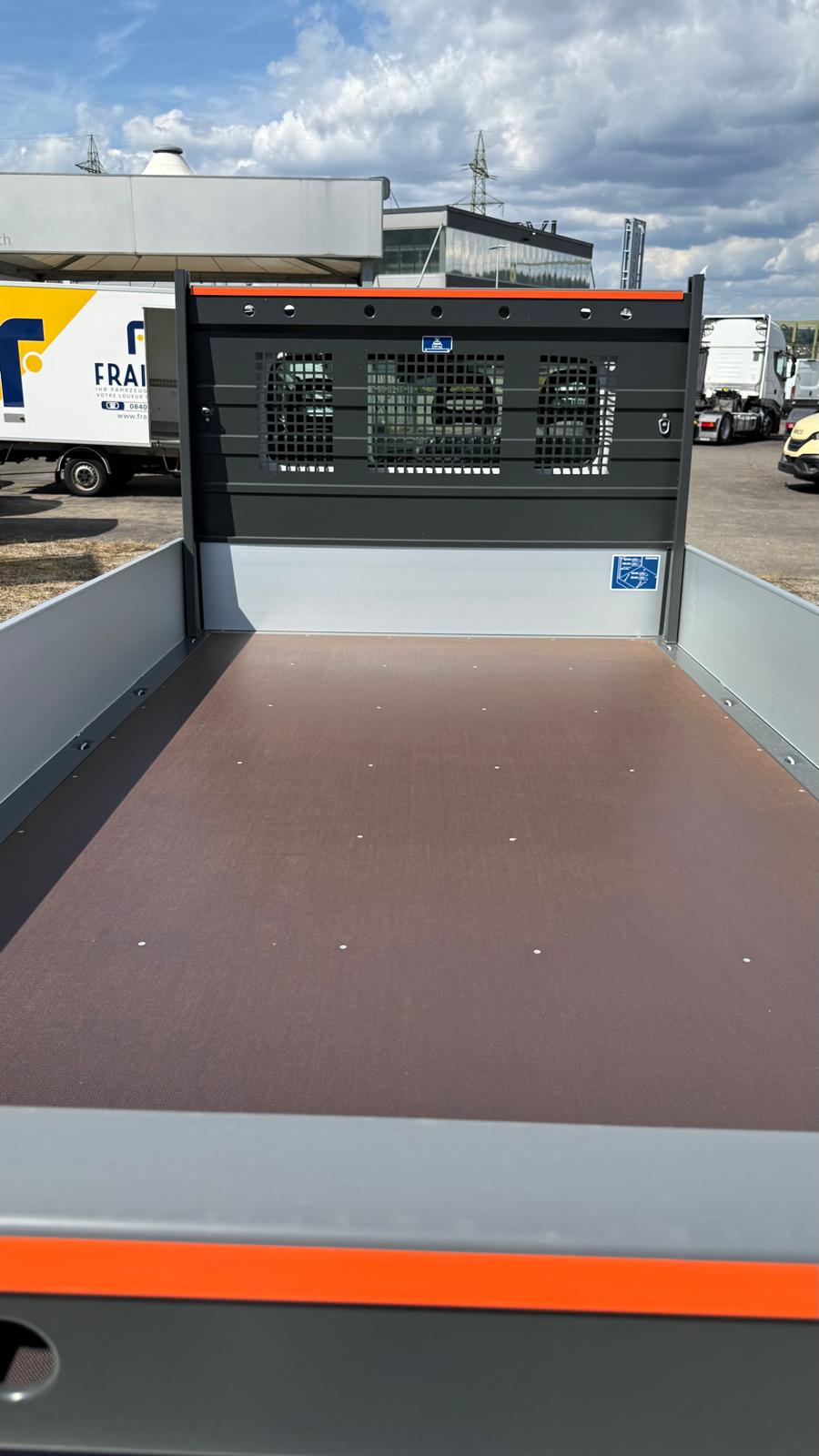 IVECO DAILY BRÜCKE 35S16BA8 2.3L 160PS, Nutzlast 1060kg, Anhängerlast 3500kg-image-4
