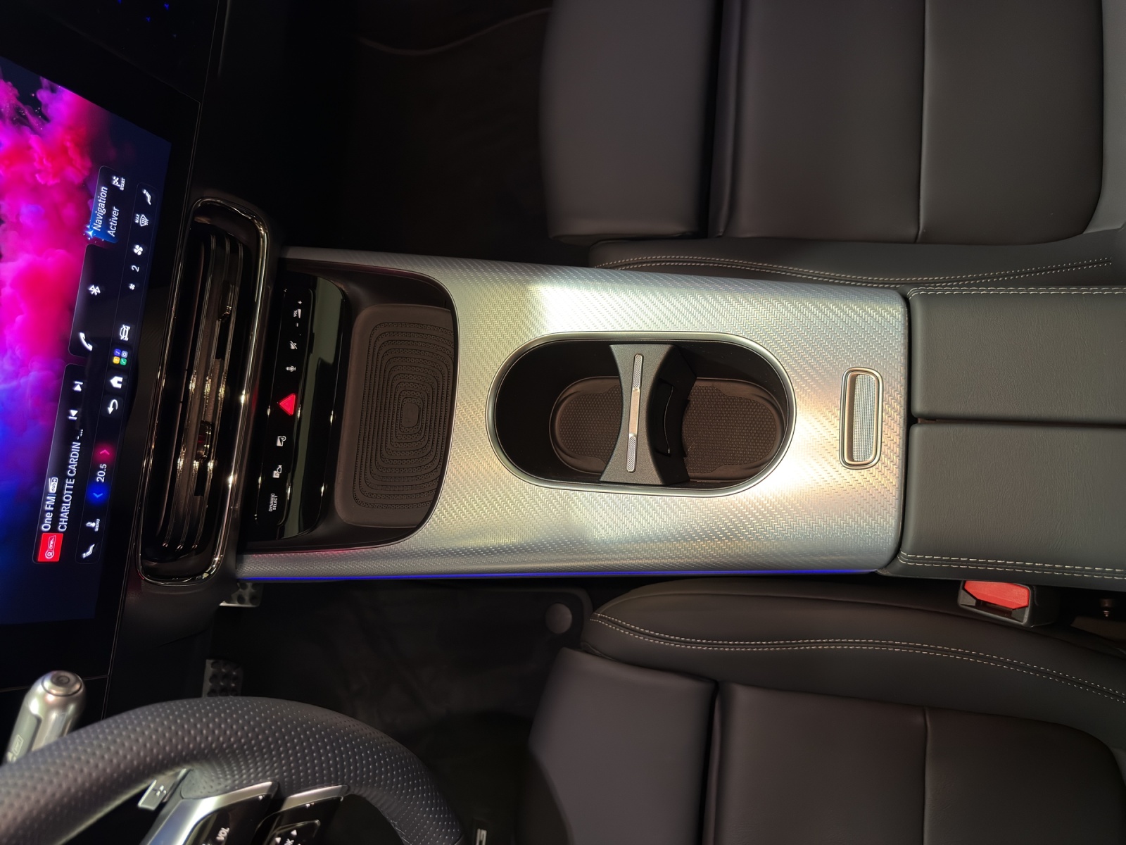 MERCEDES-BENZ GLB 220 4Matic-image-17
