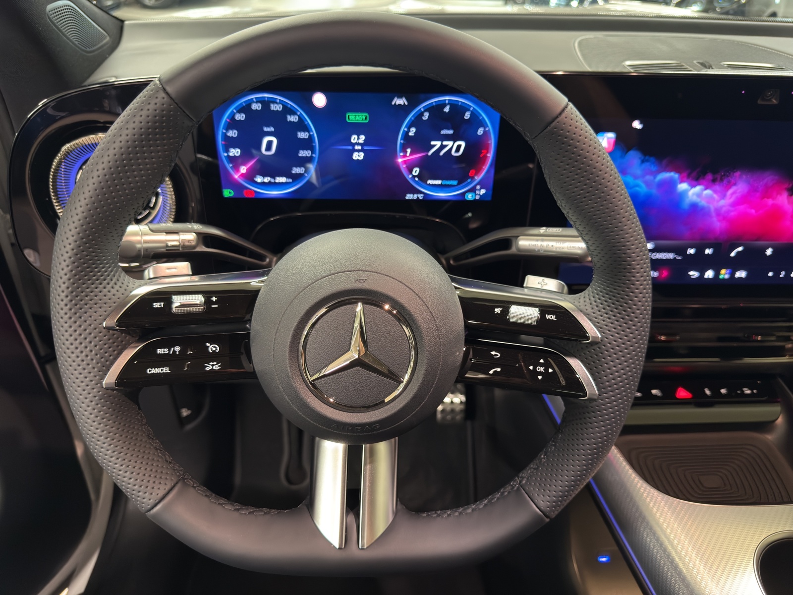 MERCEDES-BENZ GLB 220 4Matic-image-15