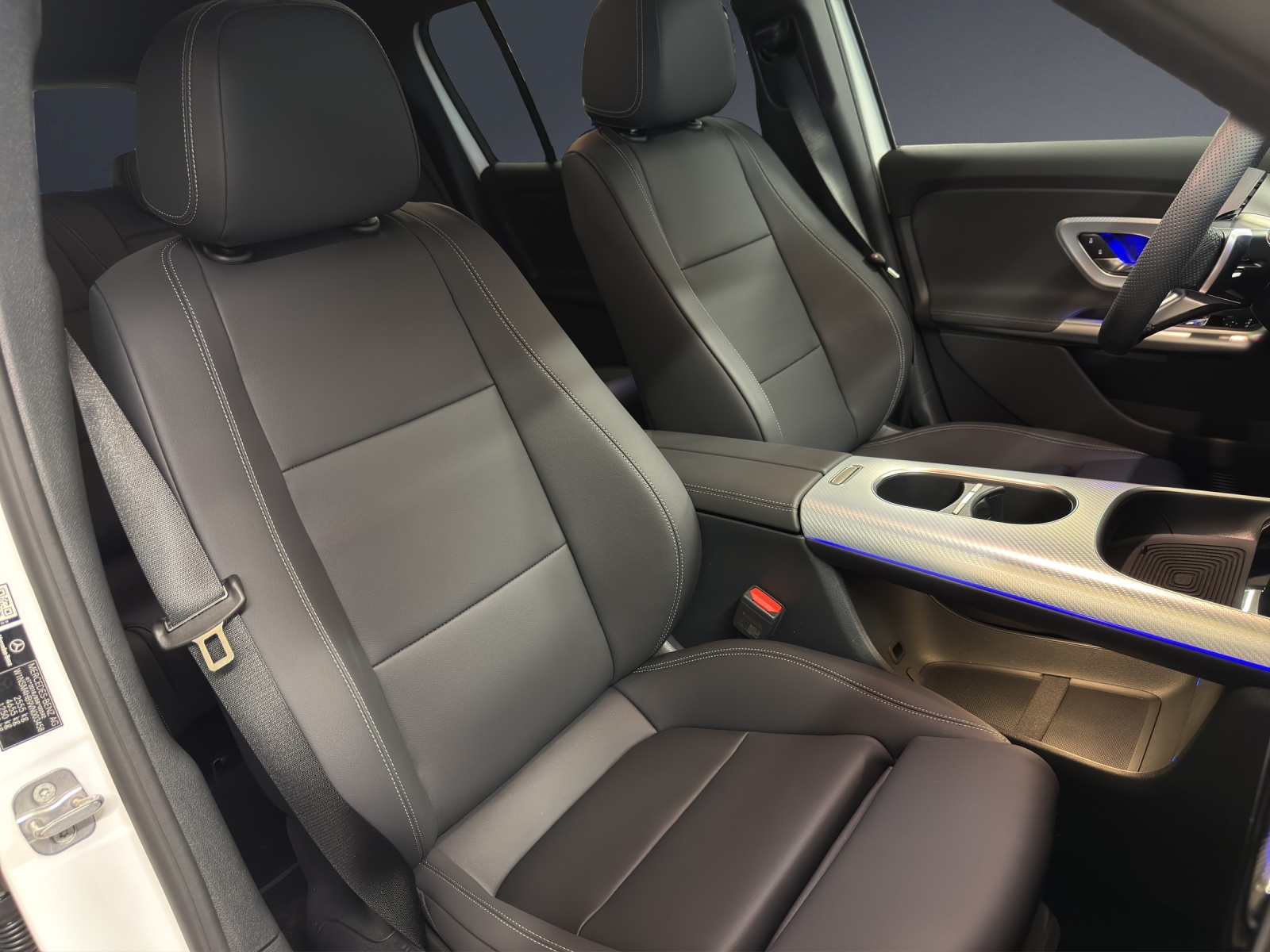 MERCEDES-BENZ GLB 220 4Matic-image-9