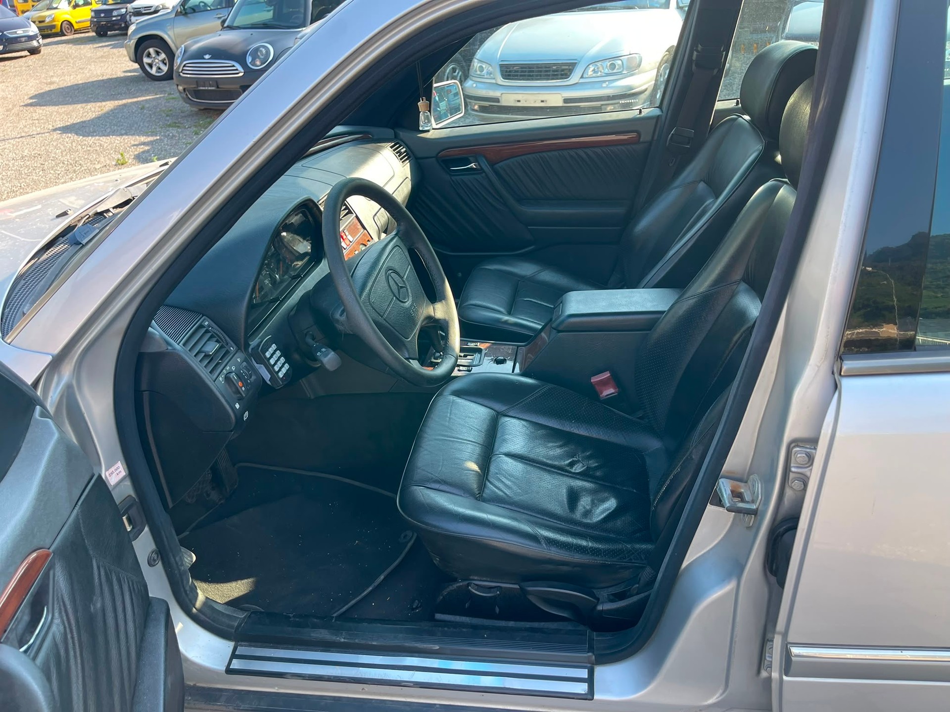 MERCEDES-BENZ C 250 D Elégance-image-4