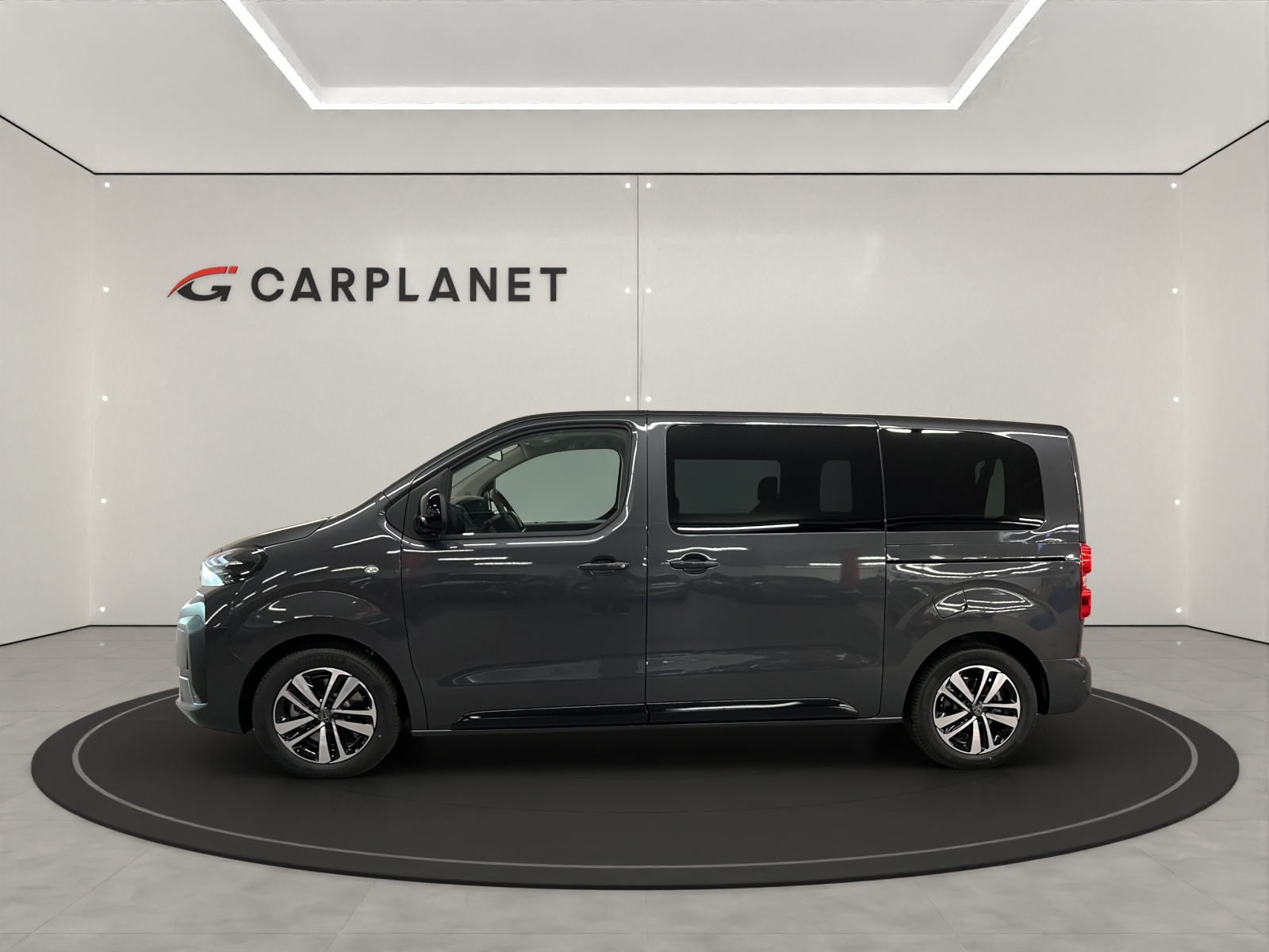 PEUGEOT Traveller Standard 2.2 BlueHDi 180 Business VIP S/S DEMO-image-1