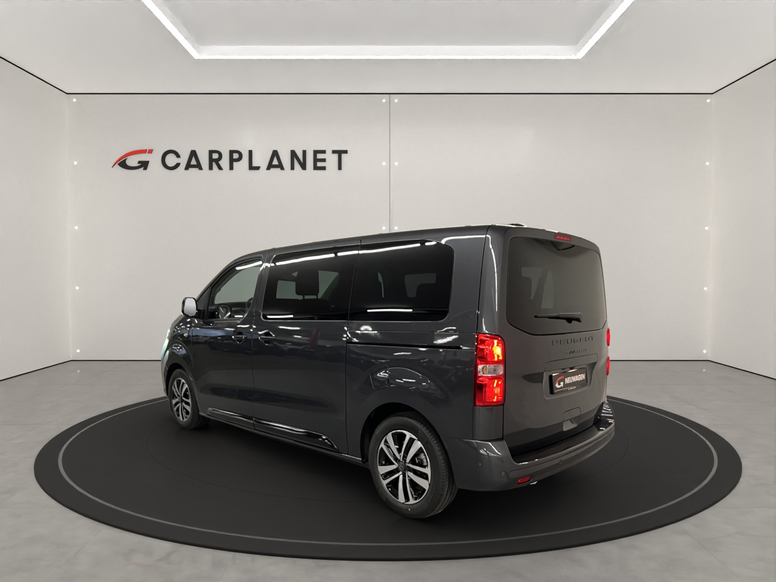 PEUGEOT Traveller Standard 2.2 BlueHDi 180 Business VIP S/S DEMO-image-2