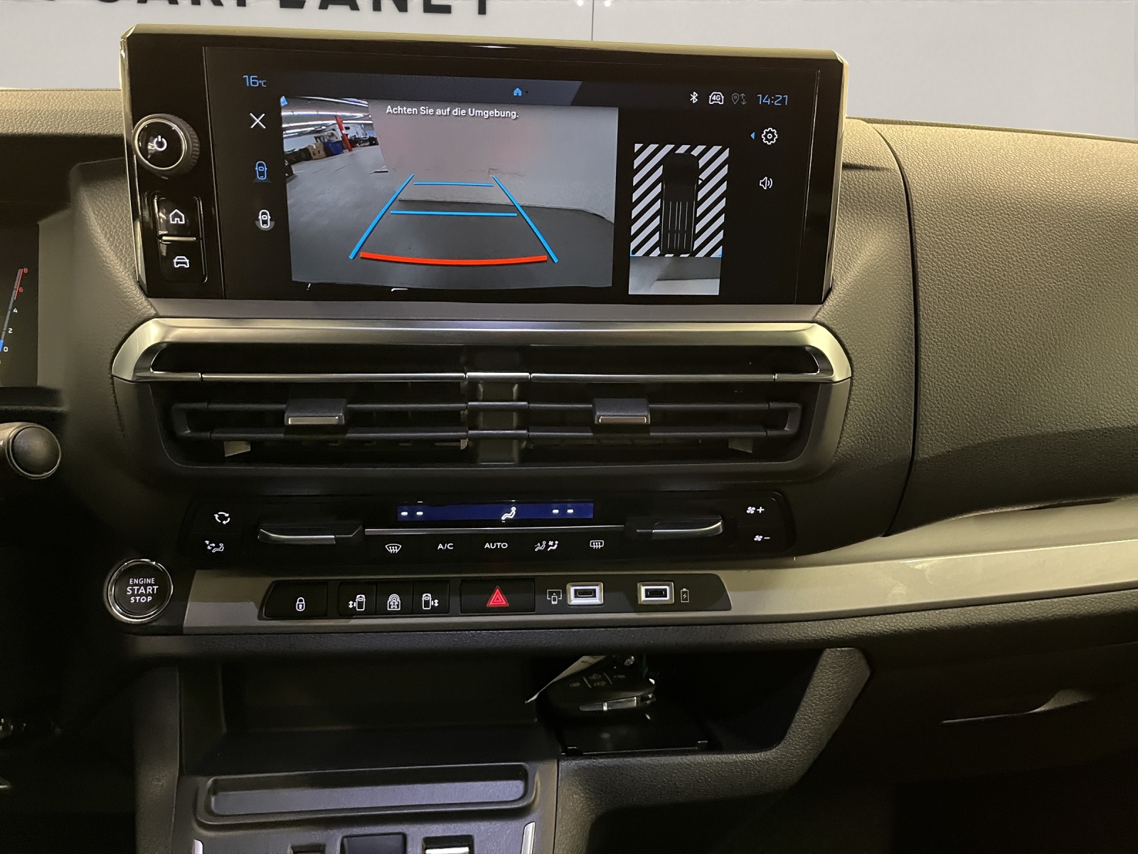 PEUGEOT Traveller Standard 2.2 BlueHDi 180 Business VIP S/S DEMO-image-11