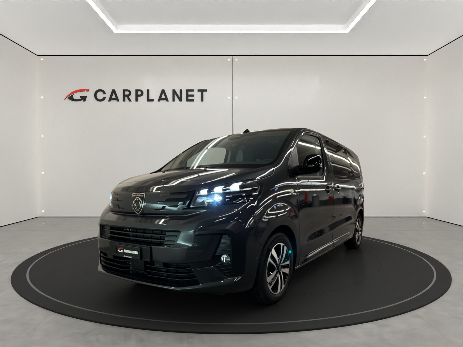 PEUGEOT Traveller Standard 2.2 BlueHDi 180 Business VIP S/S DEMO-image-0