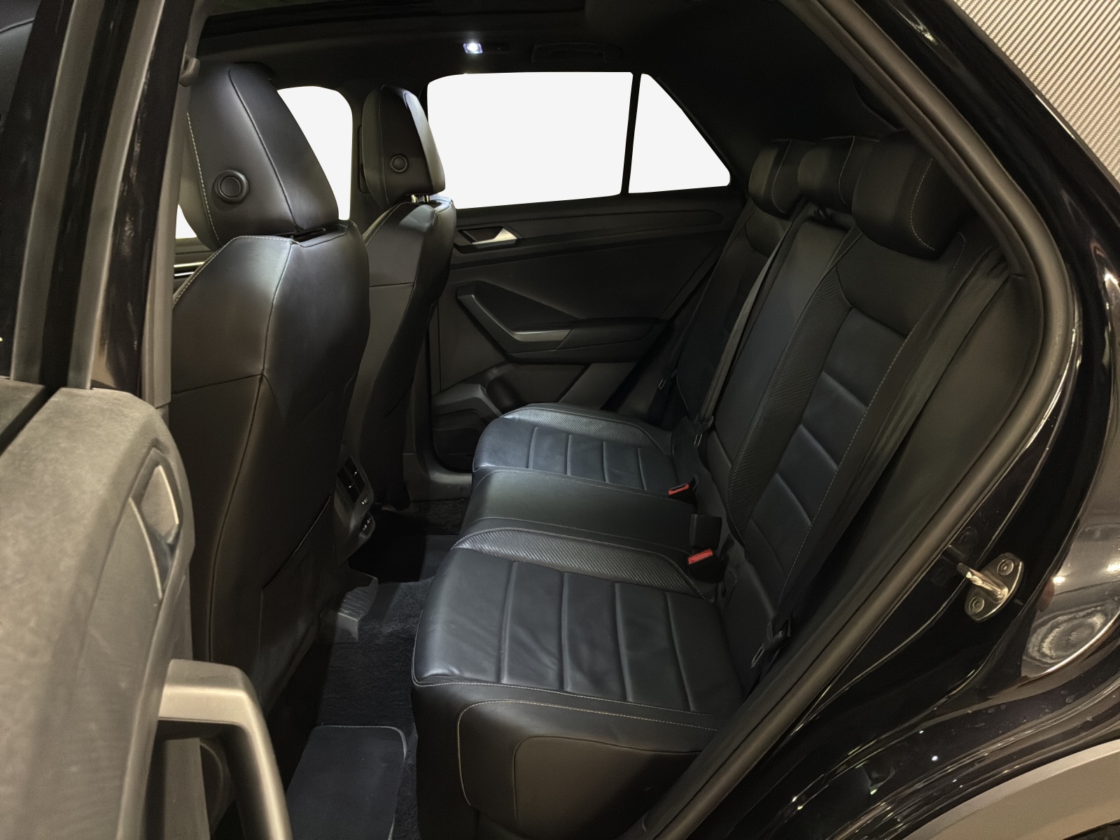 VW T-Roc 2.0 TSI R-Line DSG 4Motion-image-11