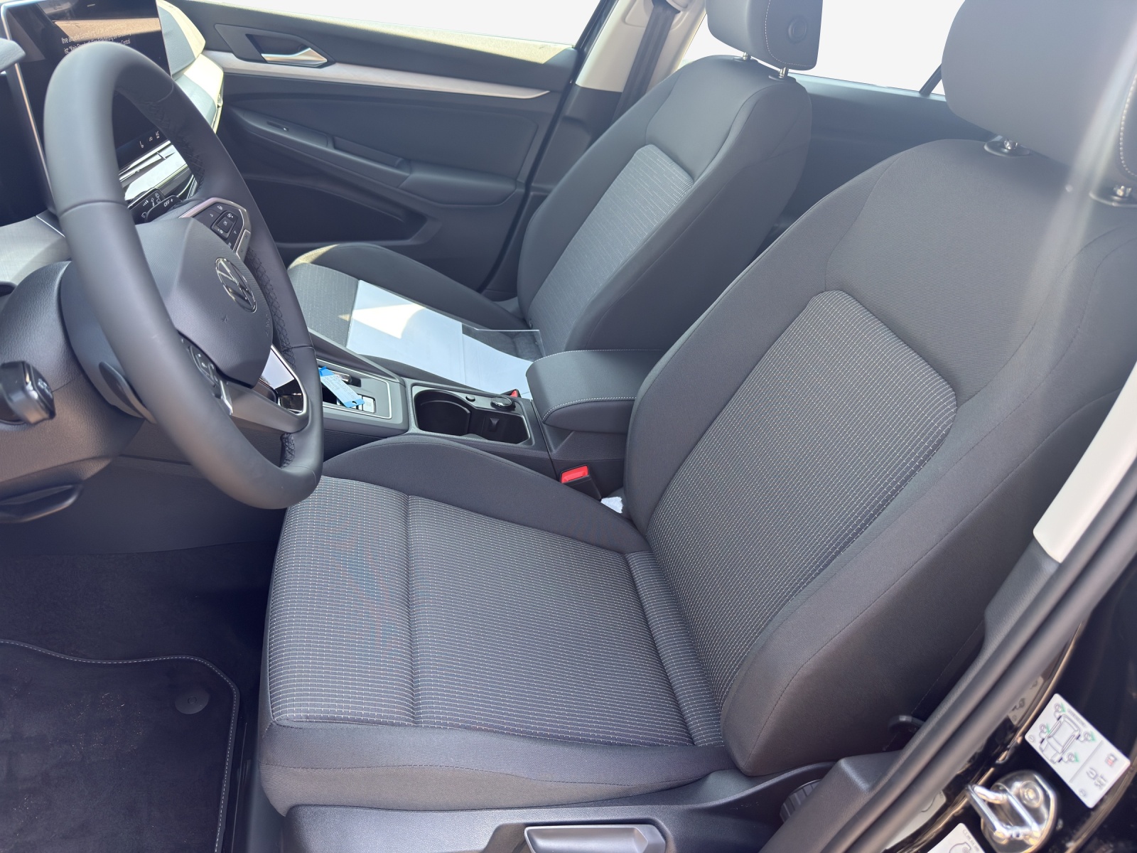 VW Golf 1.5 e TSI mHEV Value DSG-image-13