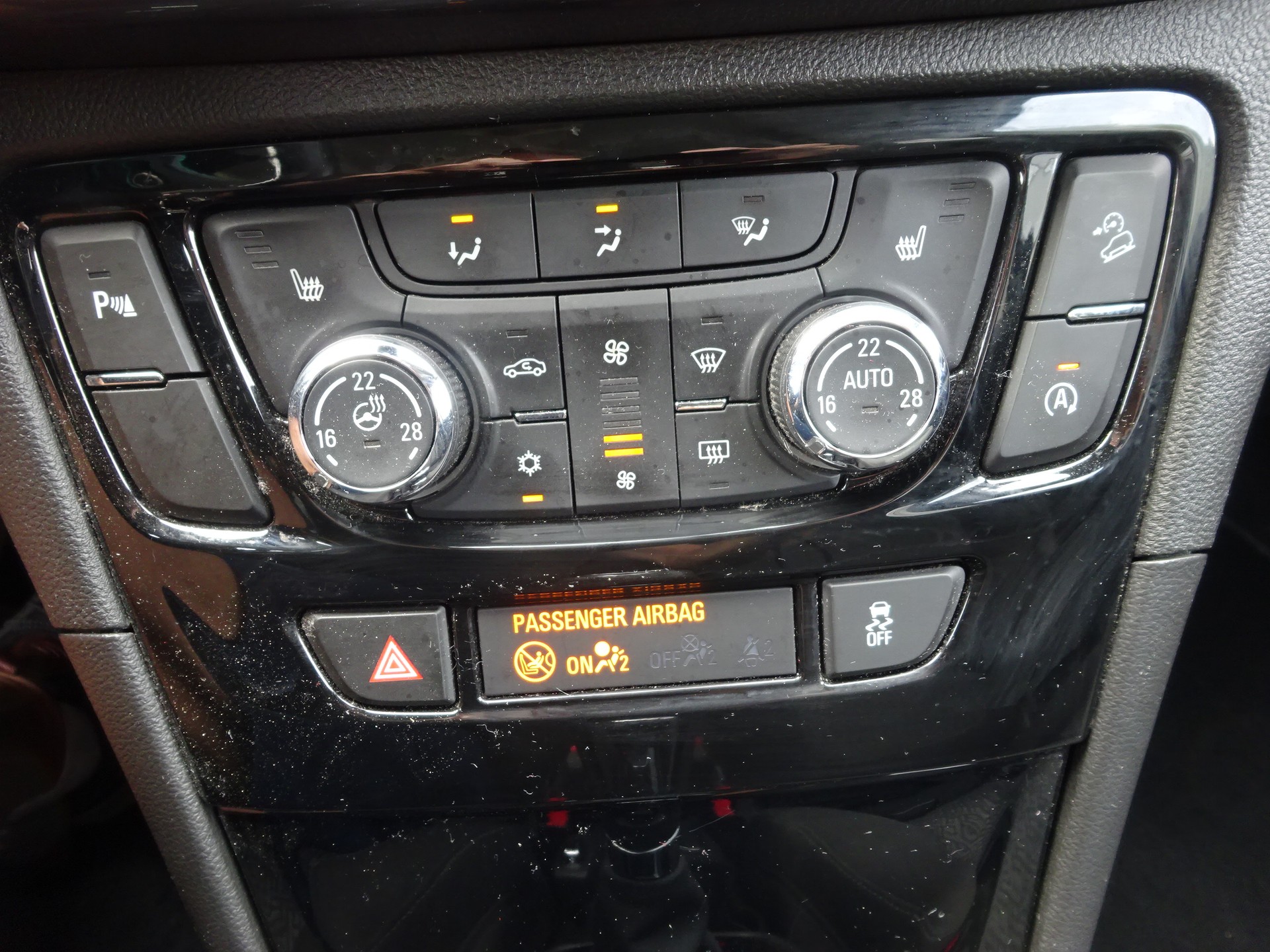 OPEL Mokka X 1.4i 16V Turbo Enjoy 4WD Automatik-image-9