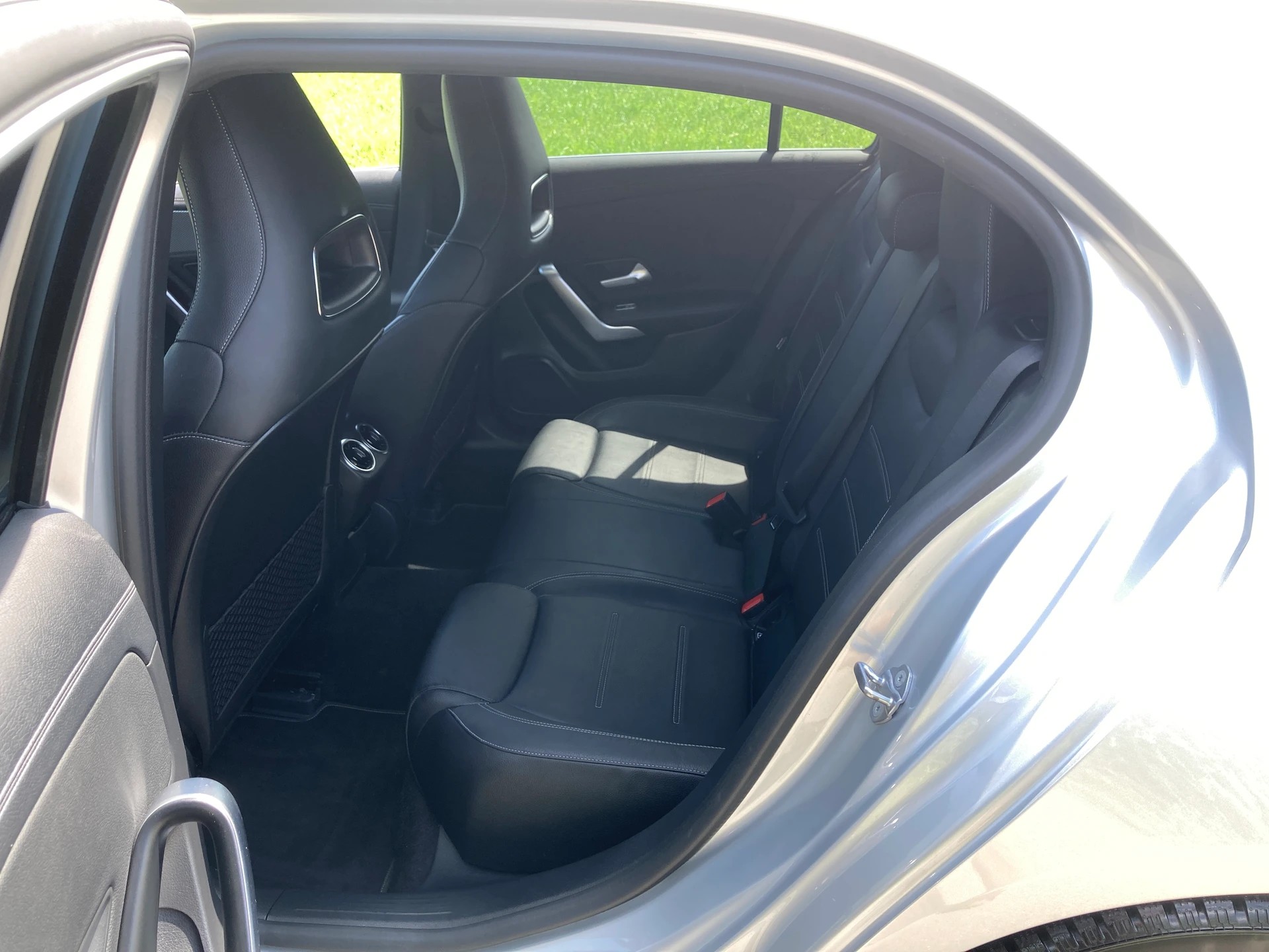 MERCEDES-BENZ A 220 Style 7G-DCT 4Matic-image-6