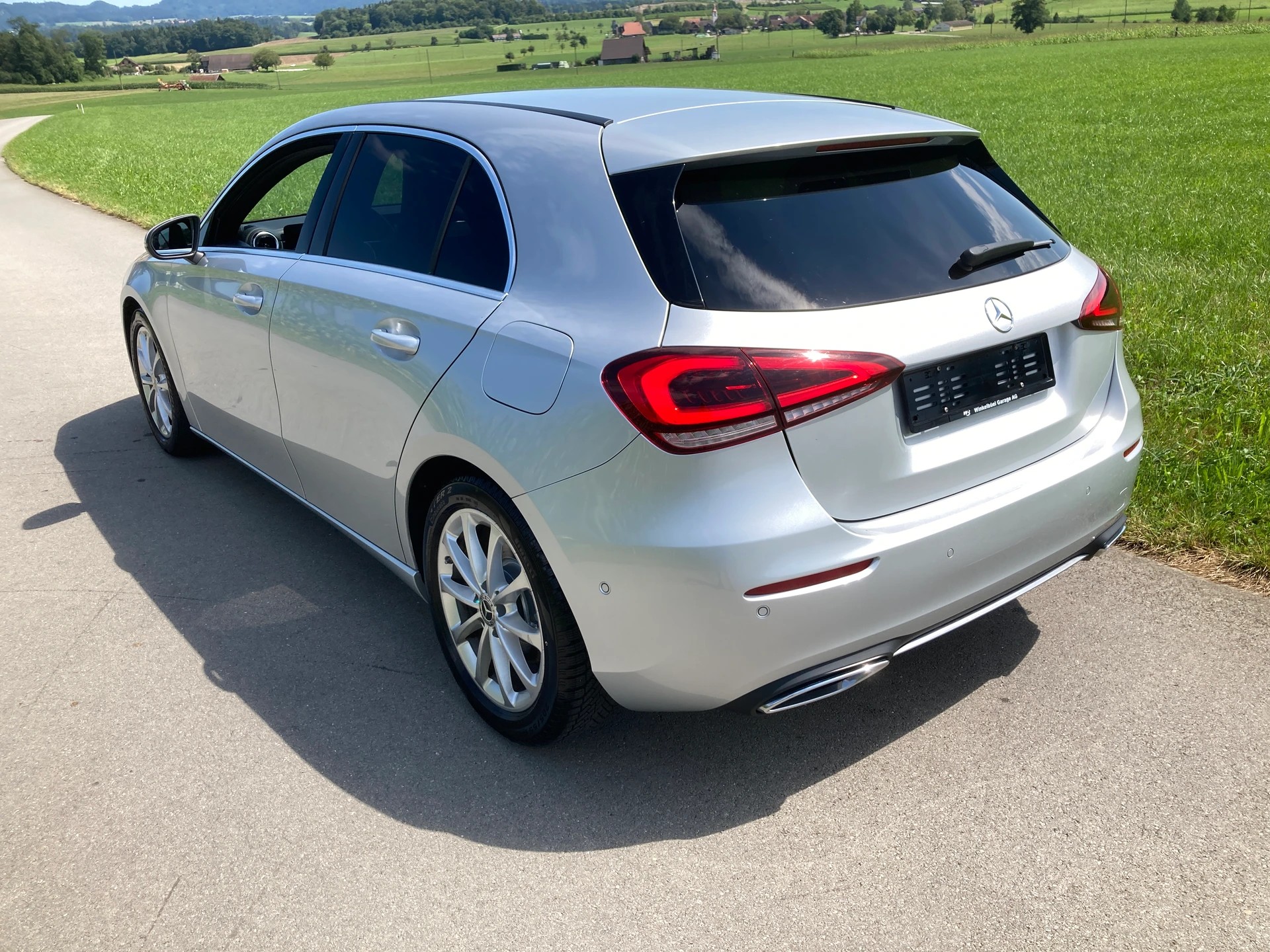 MERCEDES-BENZ A 220 Style 7G-DCT 4Matic-image-3