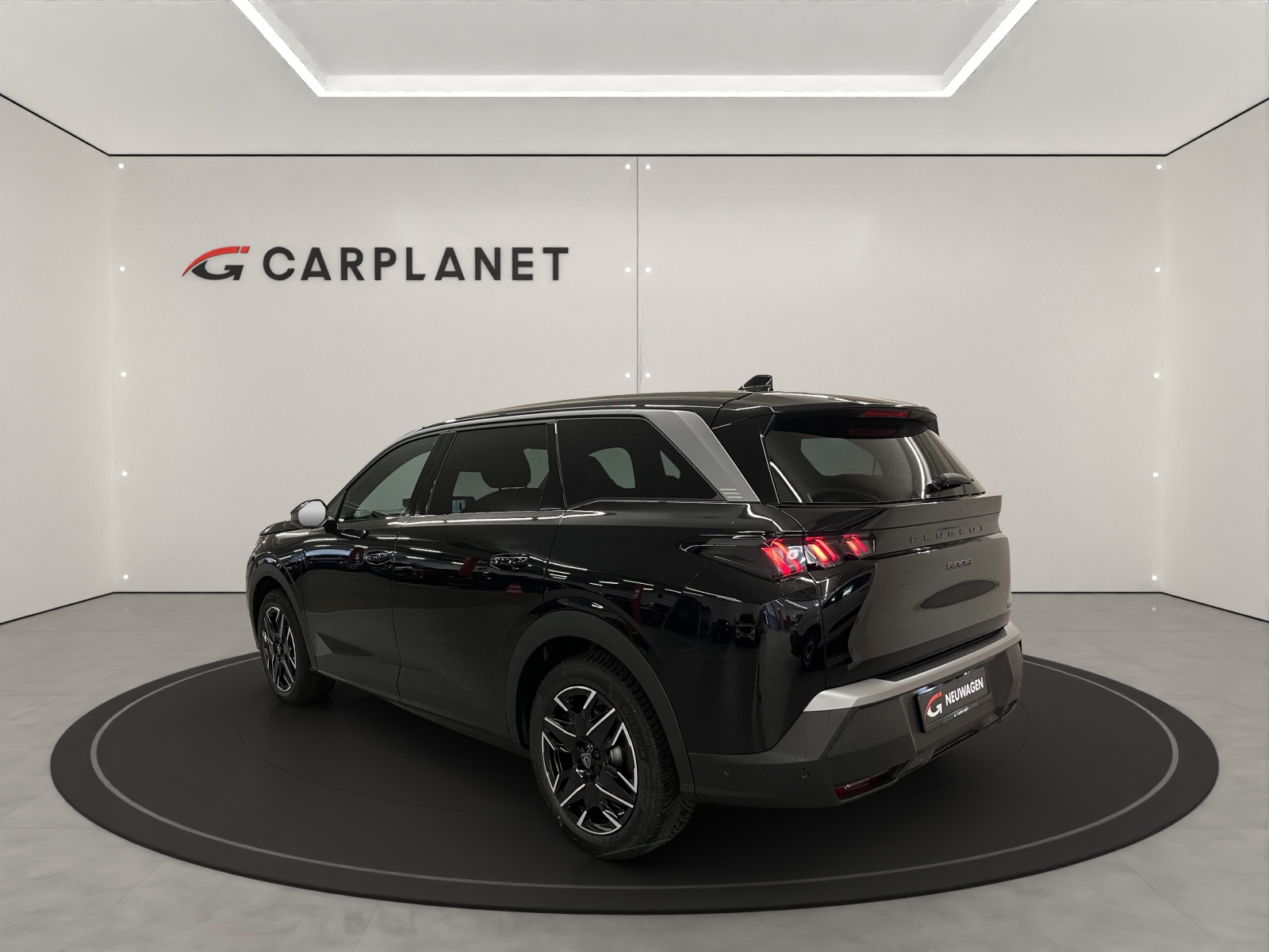 PEUGEOT 5008 1.2 Hybrid Allure Premium-image-3