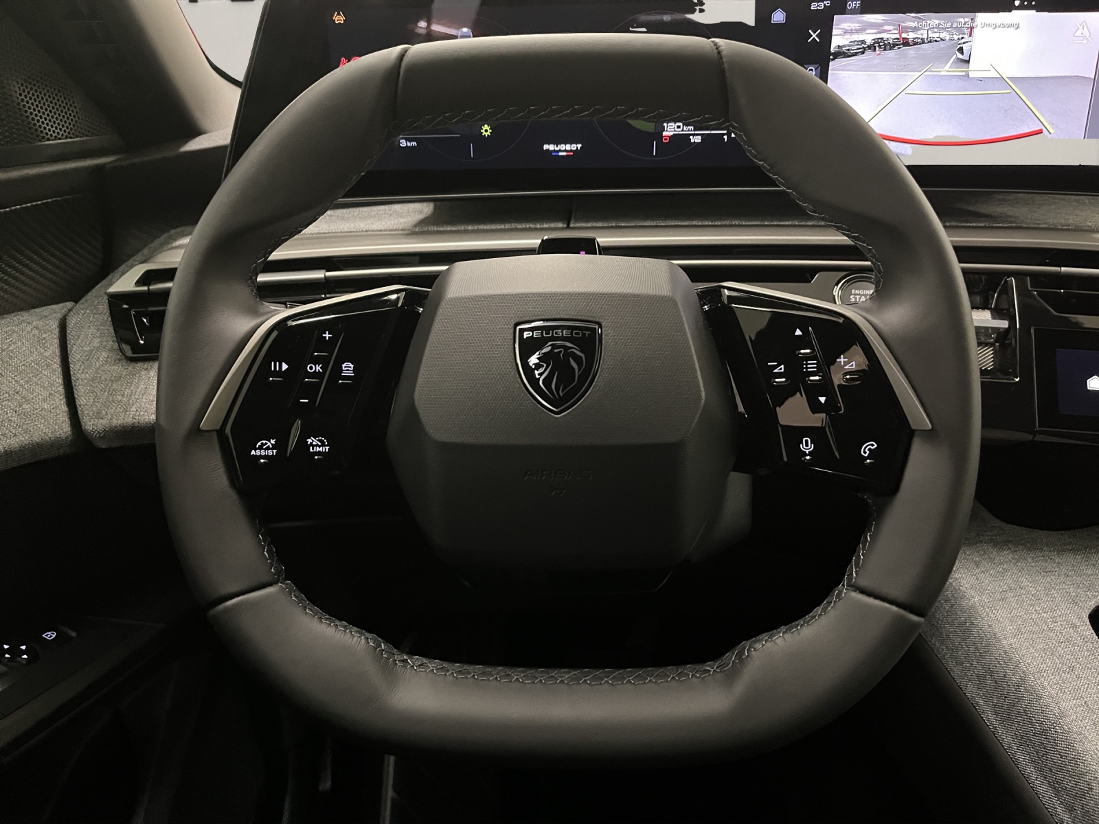 PEUGEOT 5008 1.2 Hybrid Allure Premium-image-8