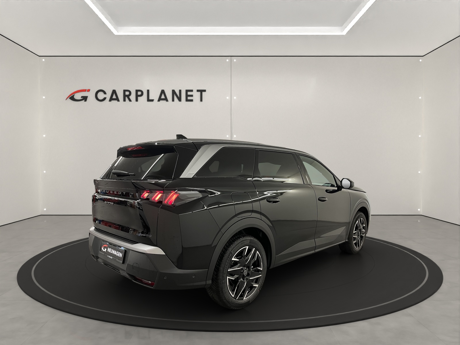 PEUGEOT 5008 1.2 Hybrid Allure Premium-image-4