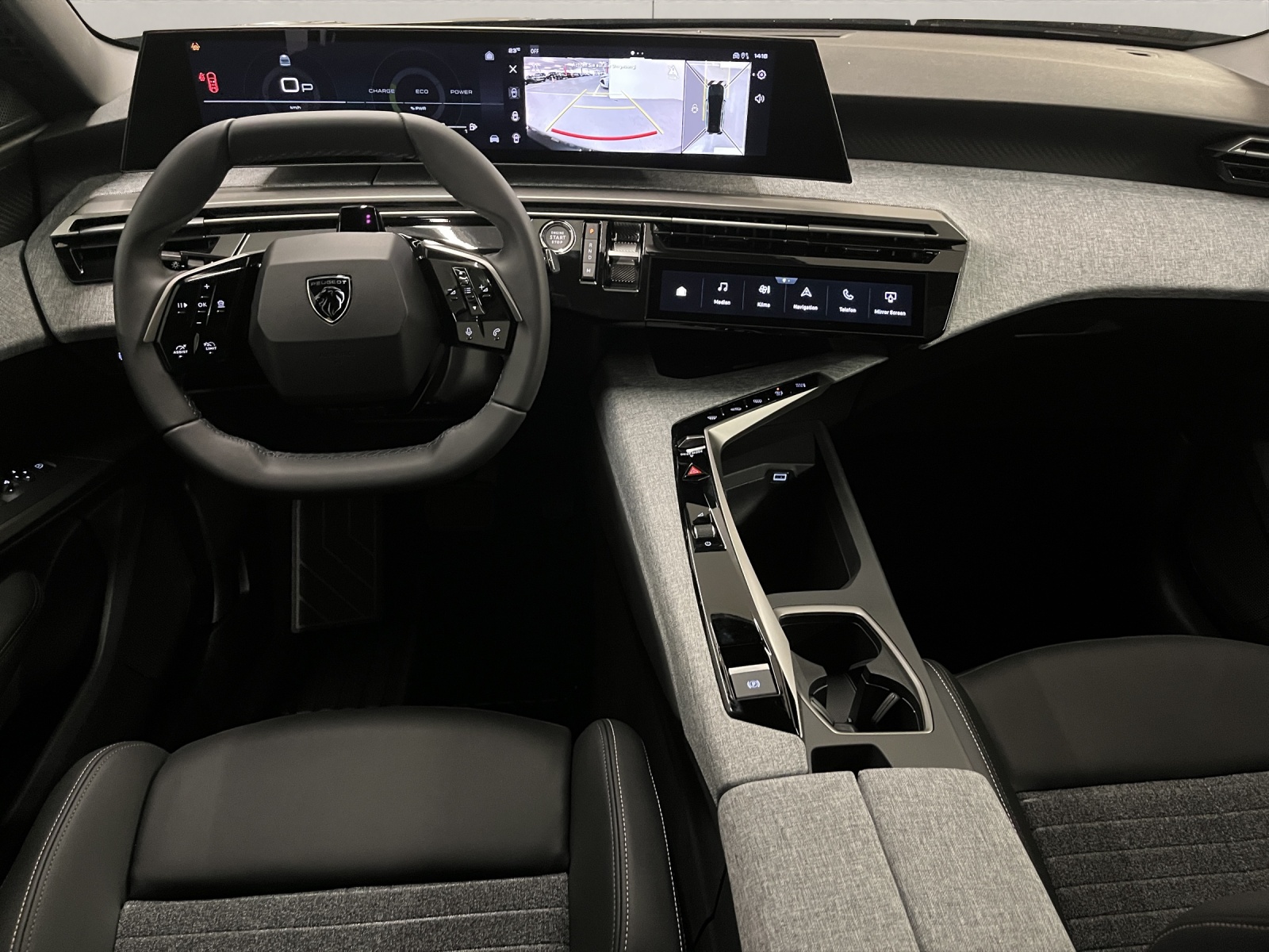 PEUGEOT 5008 1.2 Hybrid Allure Premium-image-7