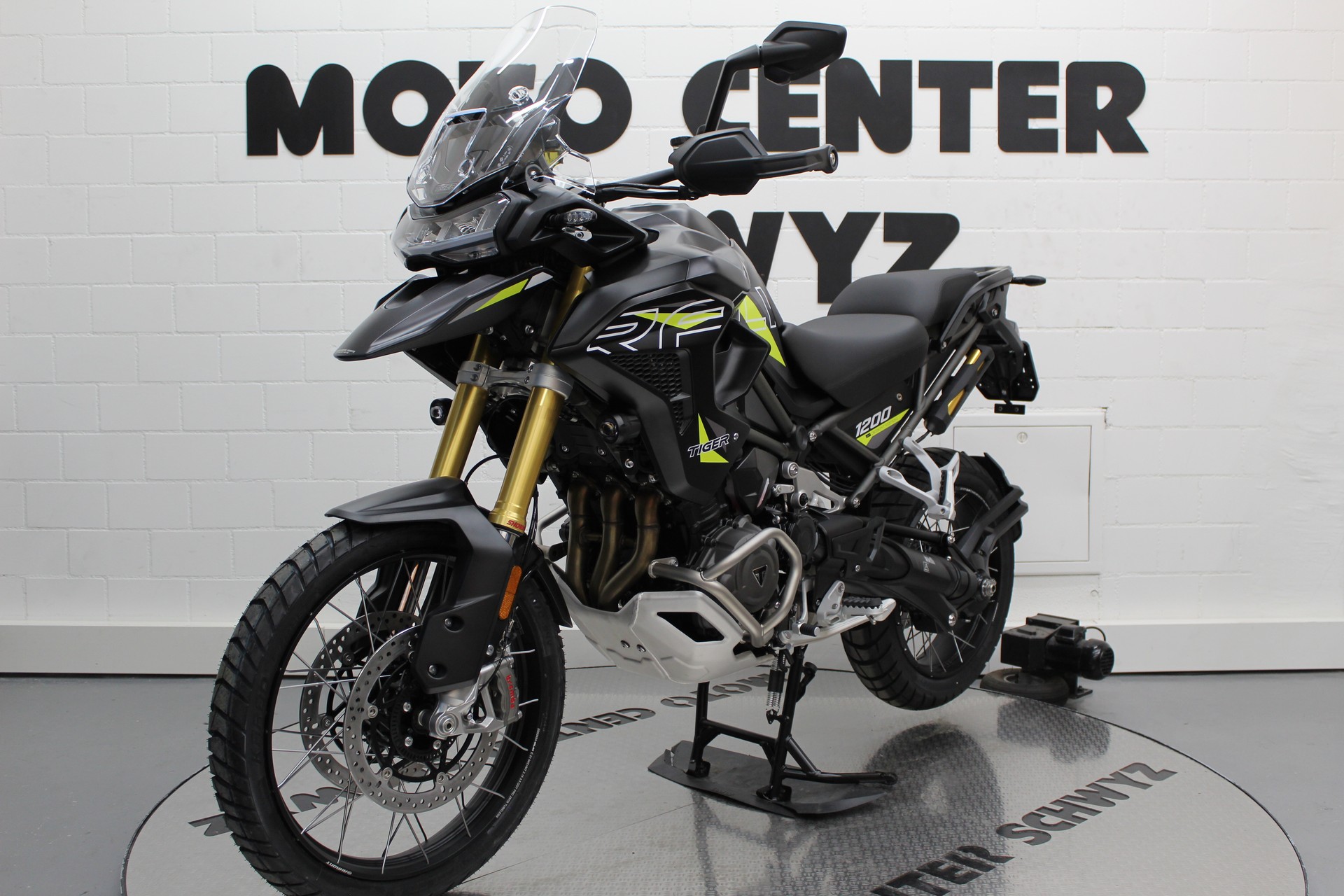 TRIUMPH Tiger 1200 Desert Edition-showroom-element-2