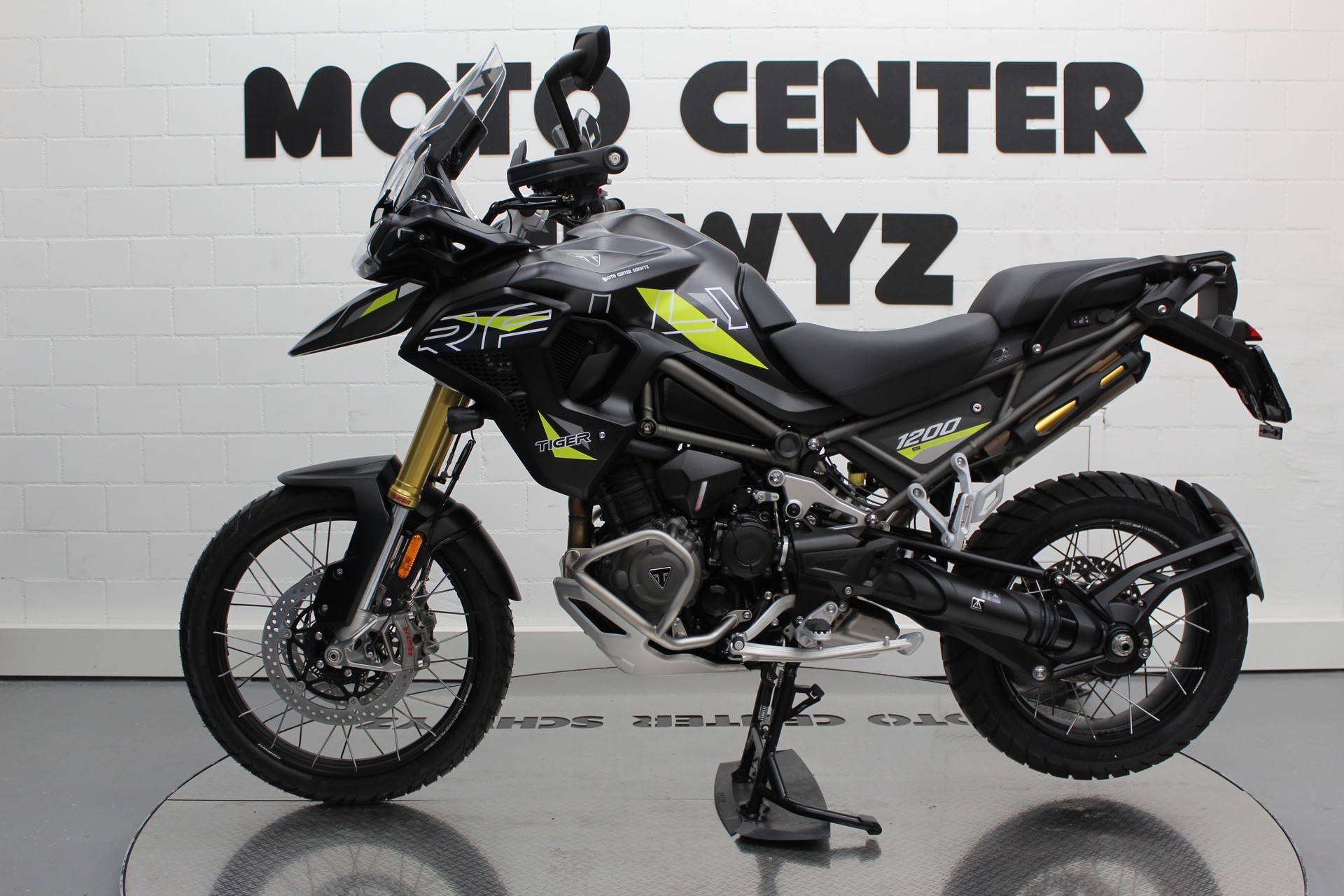 TRIUMPH Tiger 1200 Desert Edition-showroom-element-3