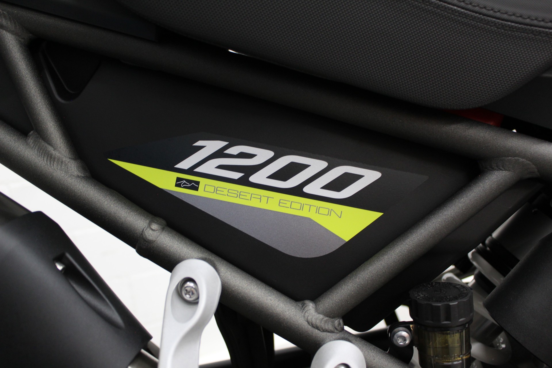TRIUMPH Tiger 1200 Desert Edition-image-4
