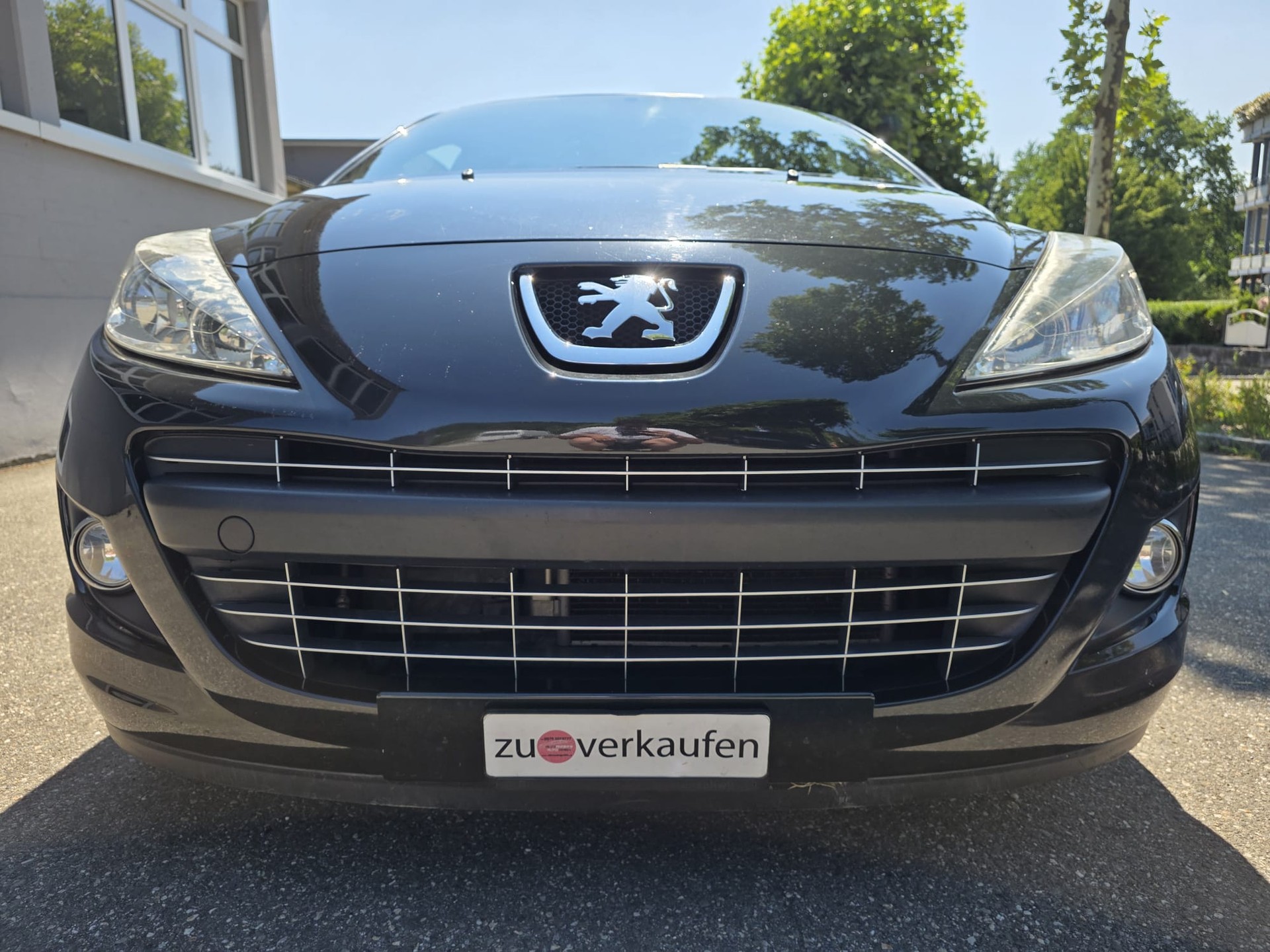 PEUGEOT 207 1.4 16V Swiss Edition-image-1