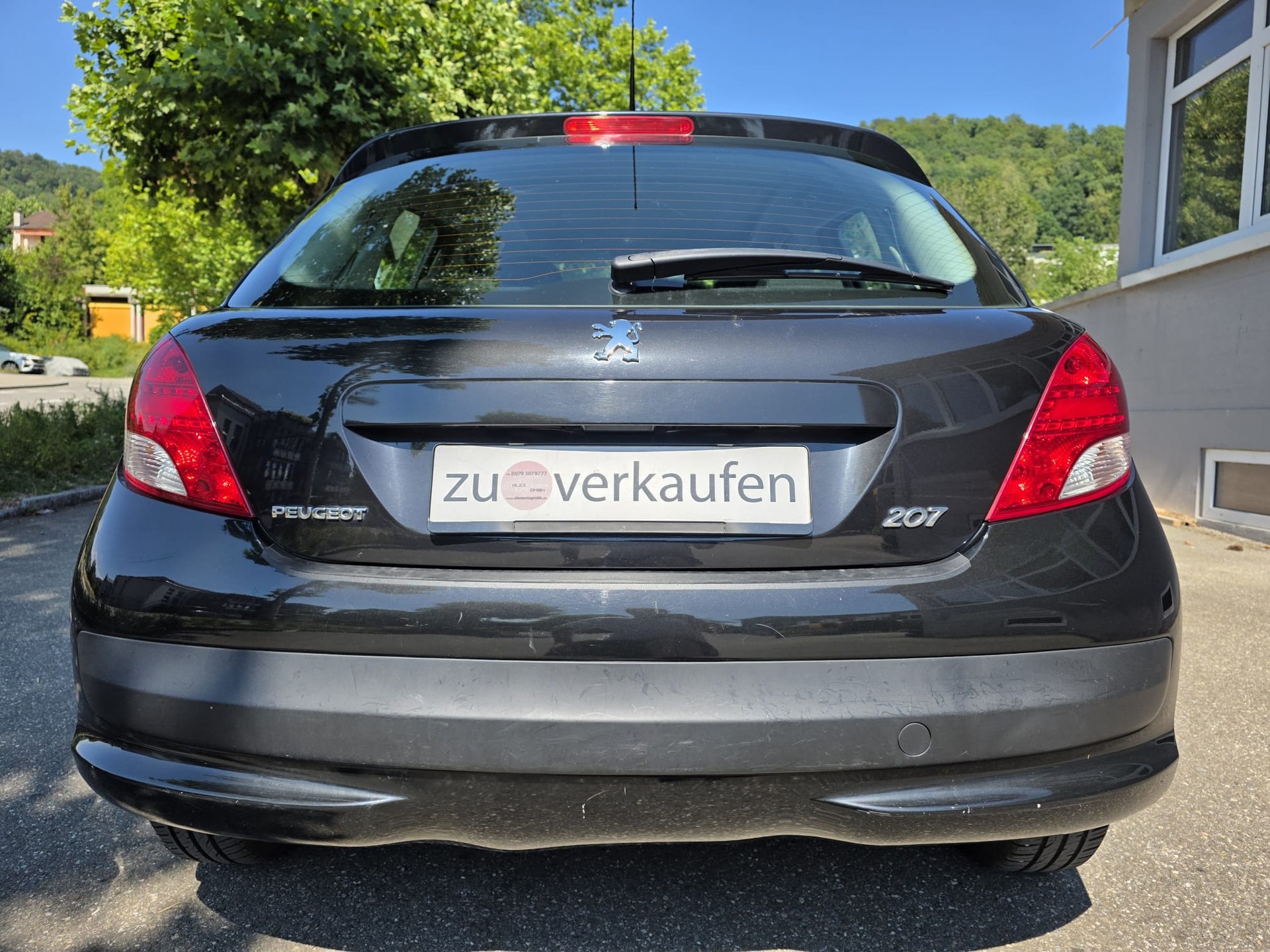 PEUGEOT 207 1.4 16V Swiss Edition-image-4