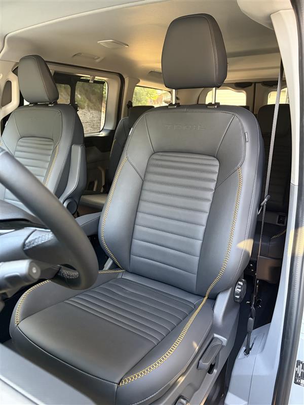 FORD Transit Custom Combi 320 L1H1 Trail Automat 4x4-image-5
