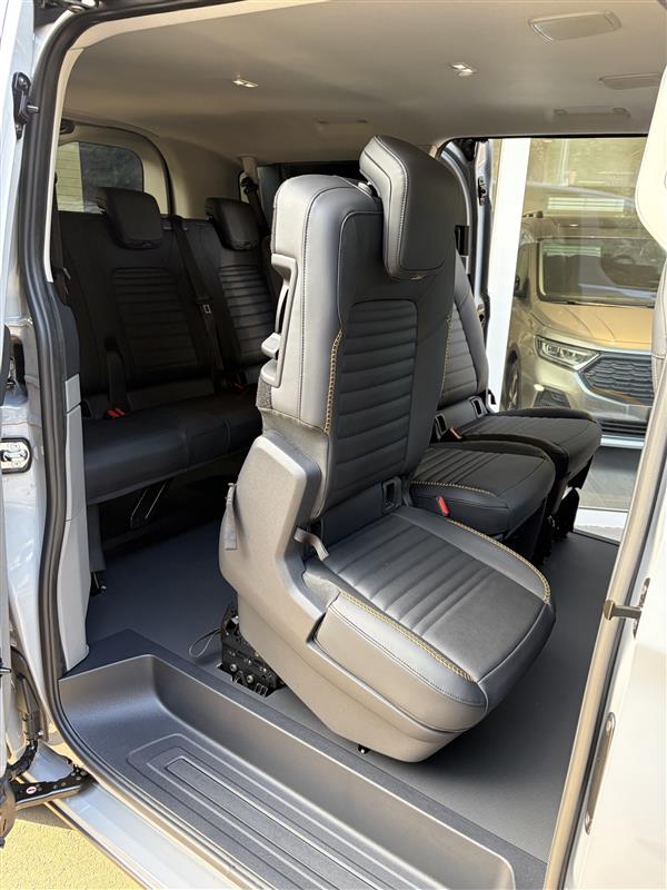 FORD Transit Custom Combi 320 L1H1 Trail Automat 4x4-image-8