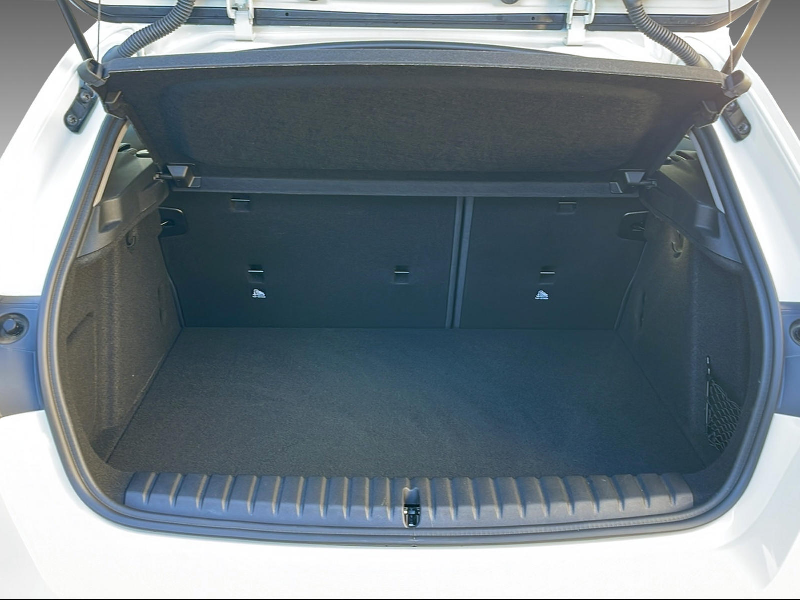 BMW 120i M Sport Pro Steptronic-image-9