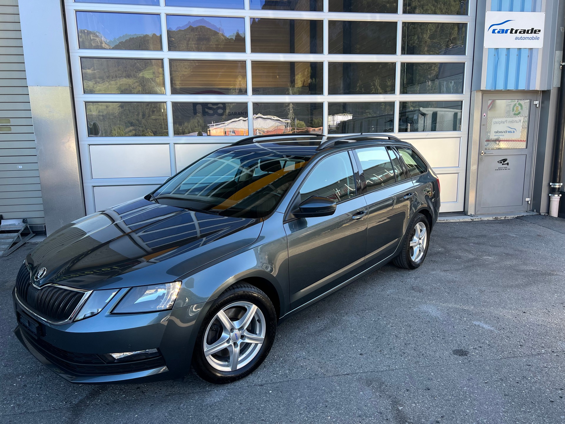 SKODA Octavia Combi 2.0 TDI Ambition 4x4 DSG *** Navigation * Klima * AHK 1800 kg. * frisch ab MFK * 1 Jahr Garantie möglich **