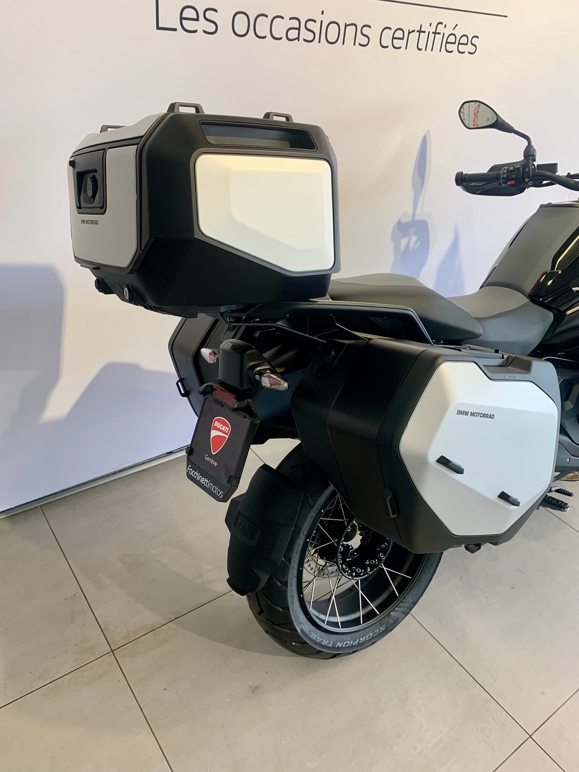 BMW R 1300 GS-image-7