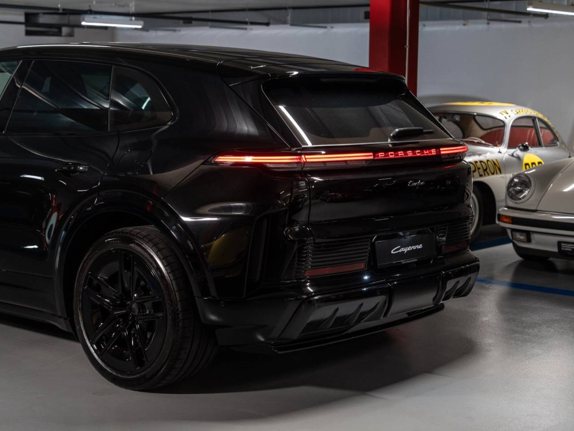 PORSCHE Cayenne Turbo Electric-image-23