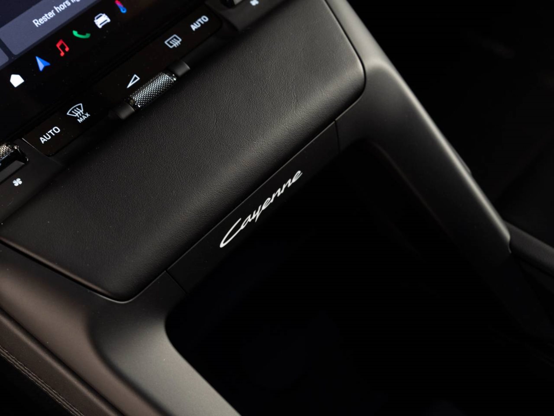 PORSCHE Cayenne Turbo Electric-image-12