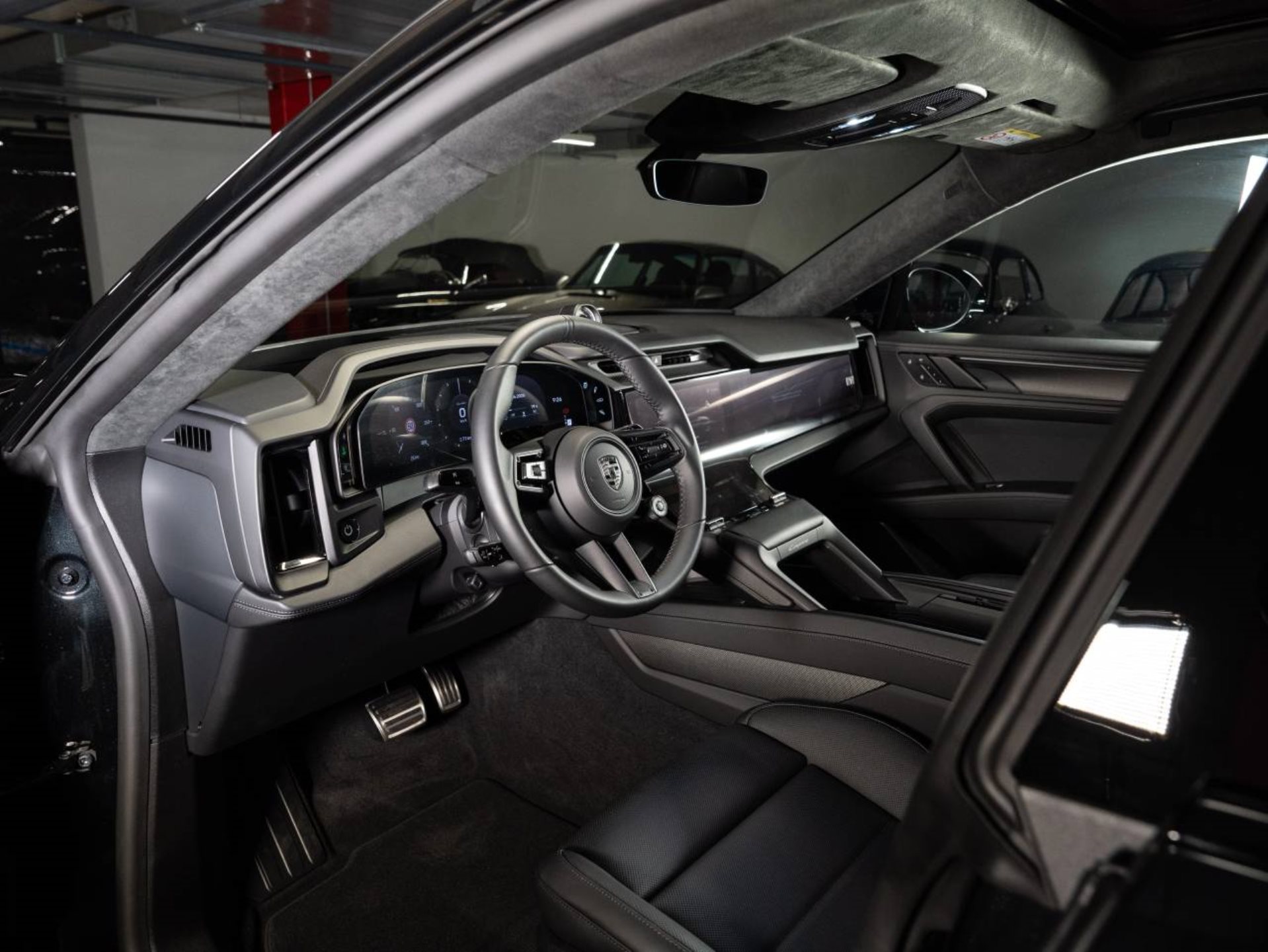 PORSCHE Cayenne Turbo Electric-image-3