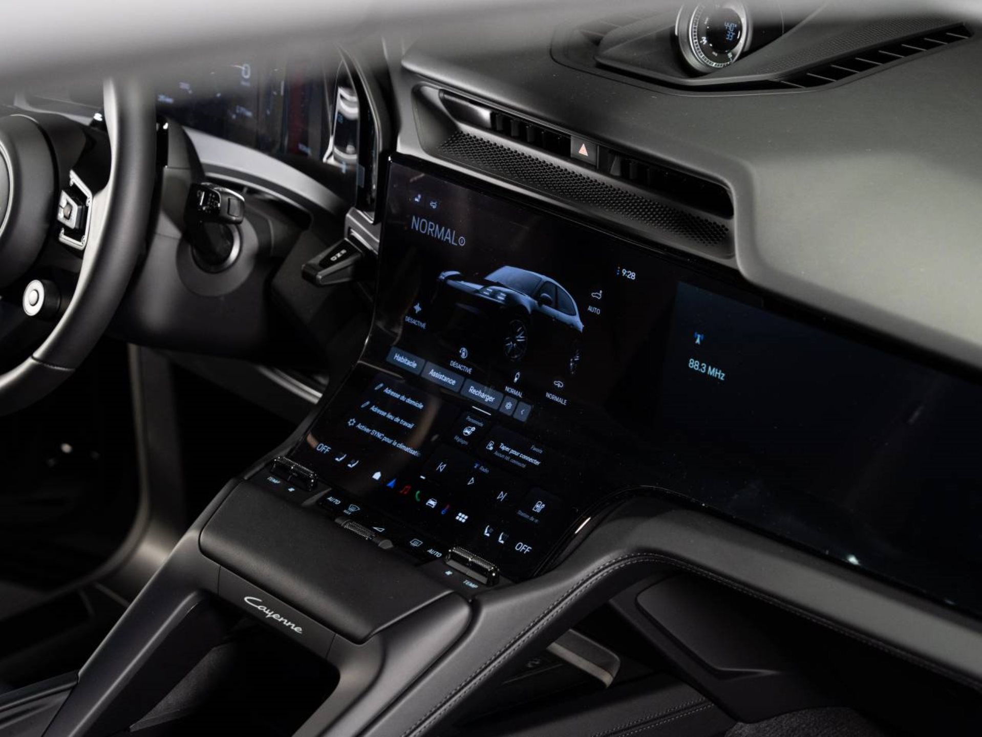 PORSCHE Cayenne Turbo Electric-image-10