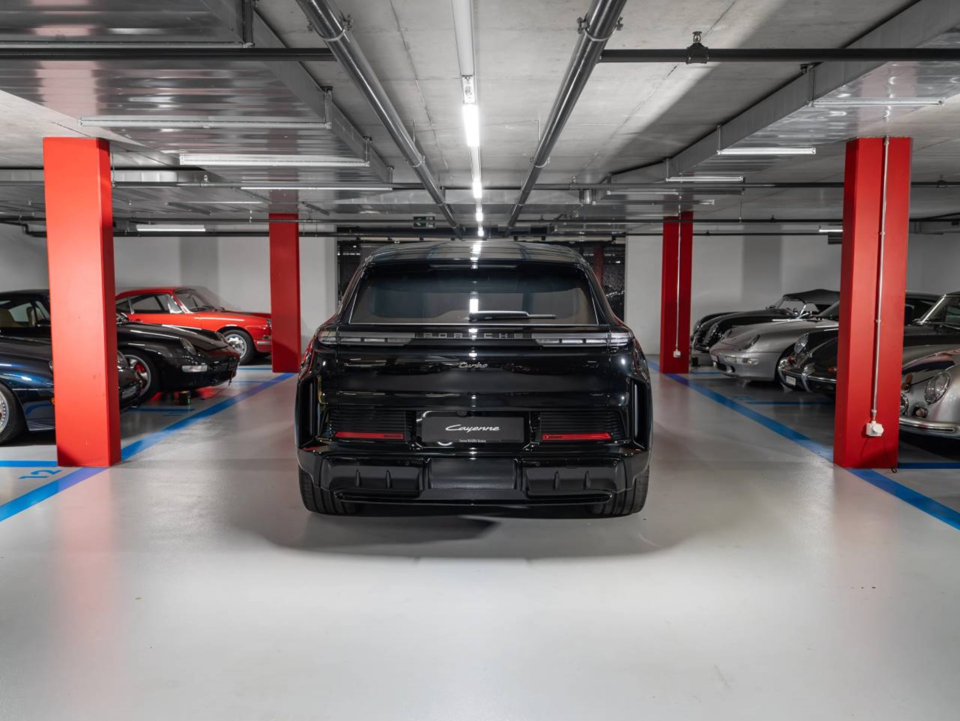 PORSCHE Cayenne Turbo Electric-image-6