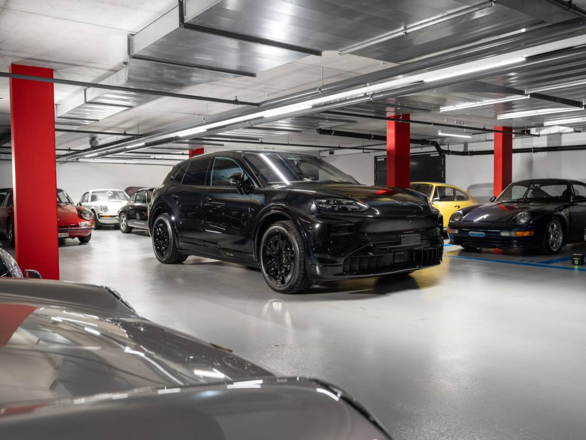 PORSCHE Cayenne Turbo Electric-image-5