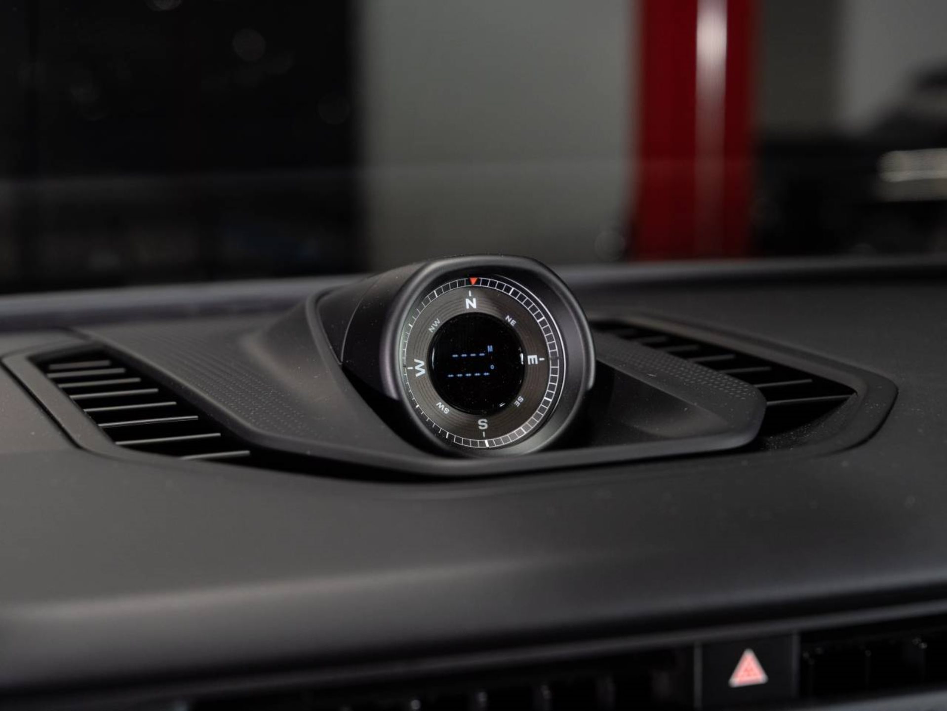 PORSCHE Cayenne Turbo Electric-image-9