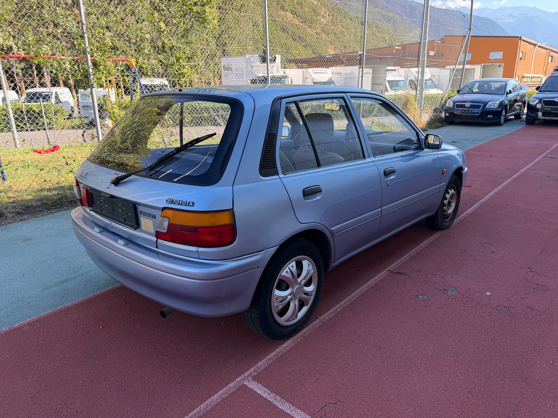 TOYOTA Starlet 1.3 XLi Dance-image-3