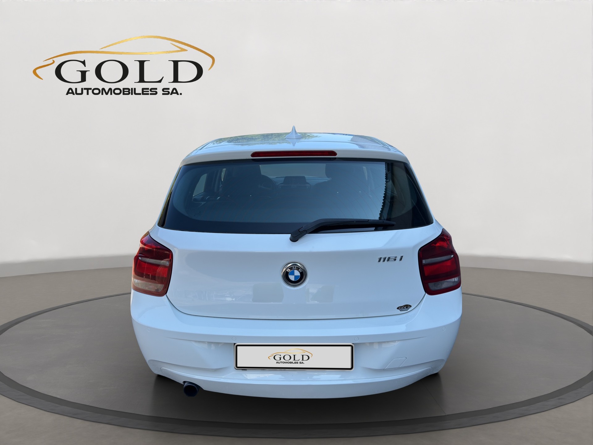 BMW 116i Urban Line Steptronic-image-11