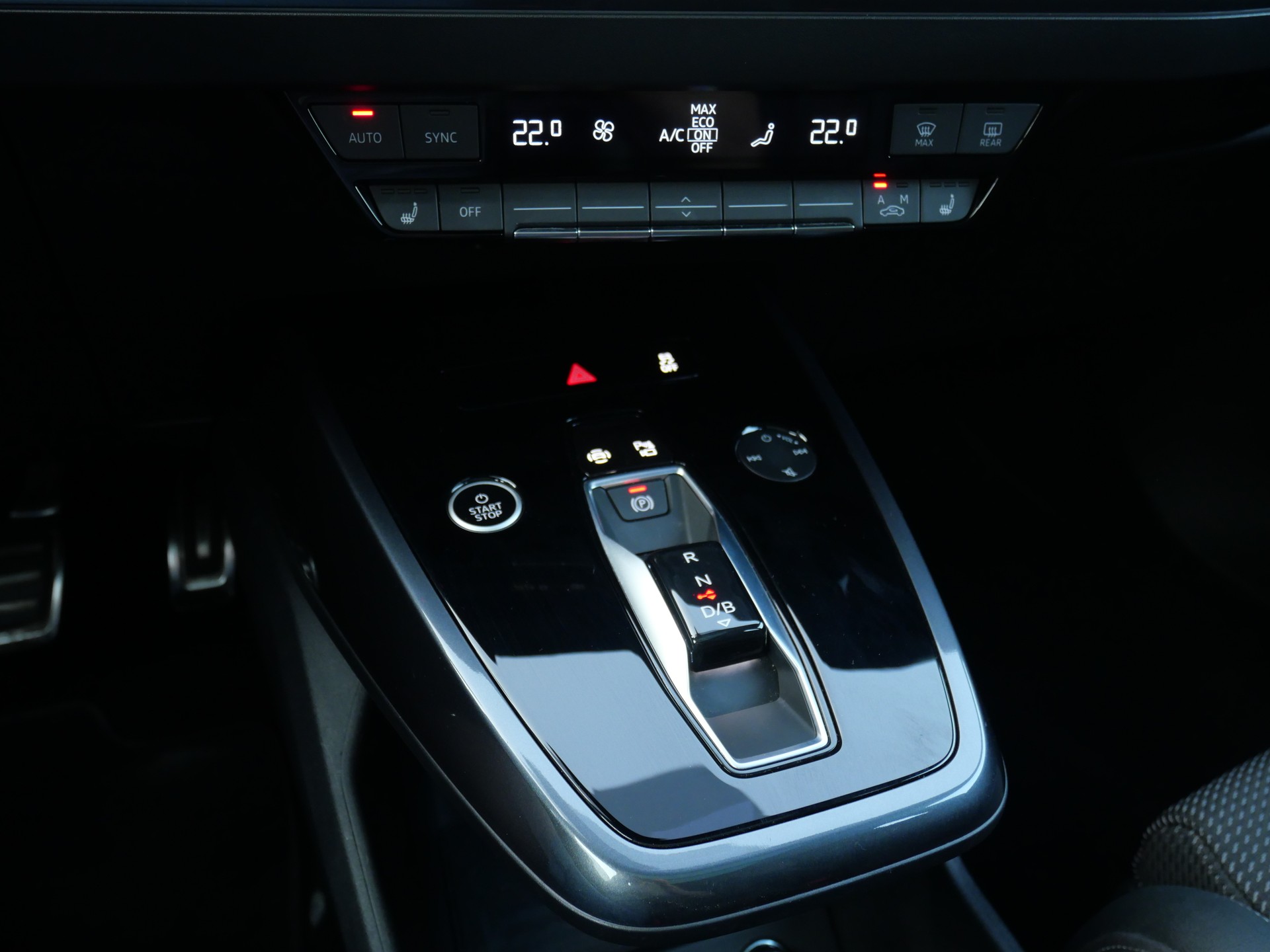 AUDI Q4 e-tron 45 Attraction S-Line quattro *CH-Auto, Panoramadach, 8 Reifen*-image-15