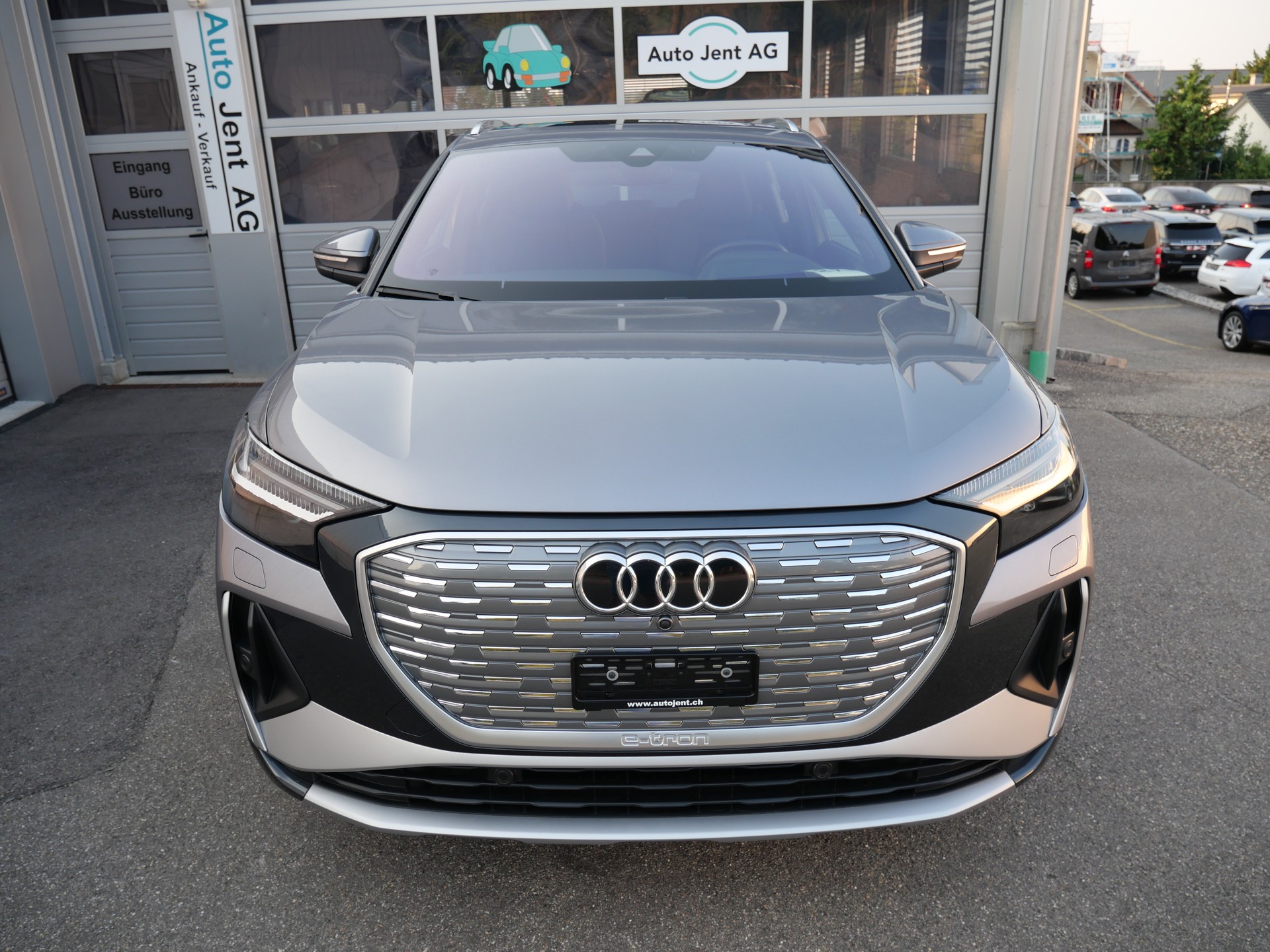 AUDI Q4 e-tron 45 Attraction S-Line quattro *CH-Auto, Panoramadach, 8 Reifen*-image-3