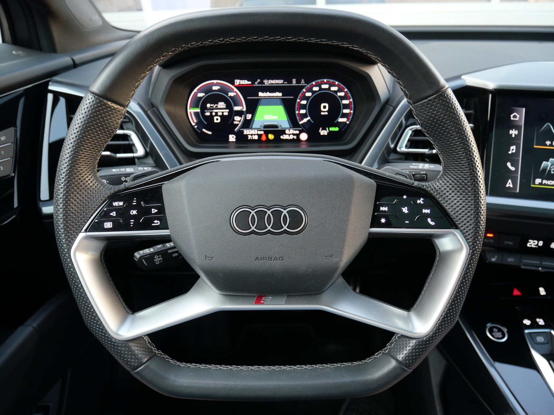 AUDI Q4 e-tron 45 Attraction S-Line quattro *CH-Auto, Panoramadach, 8 Reifen*-image-24