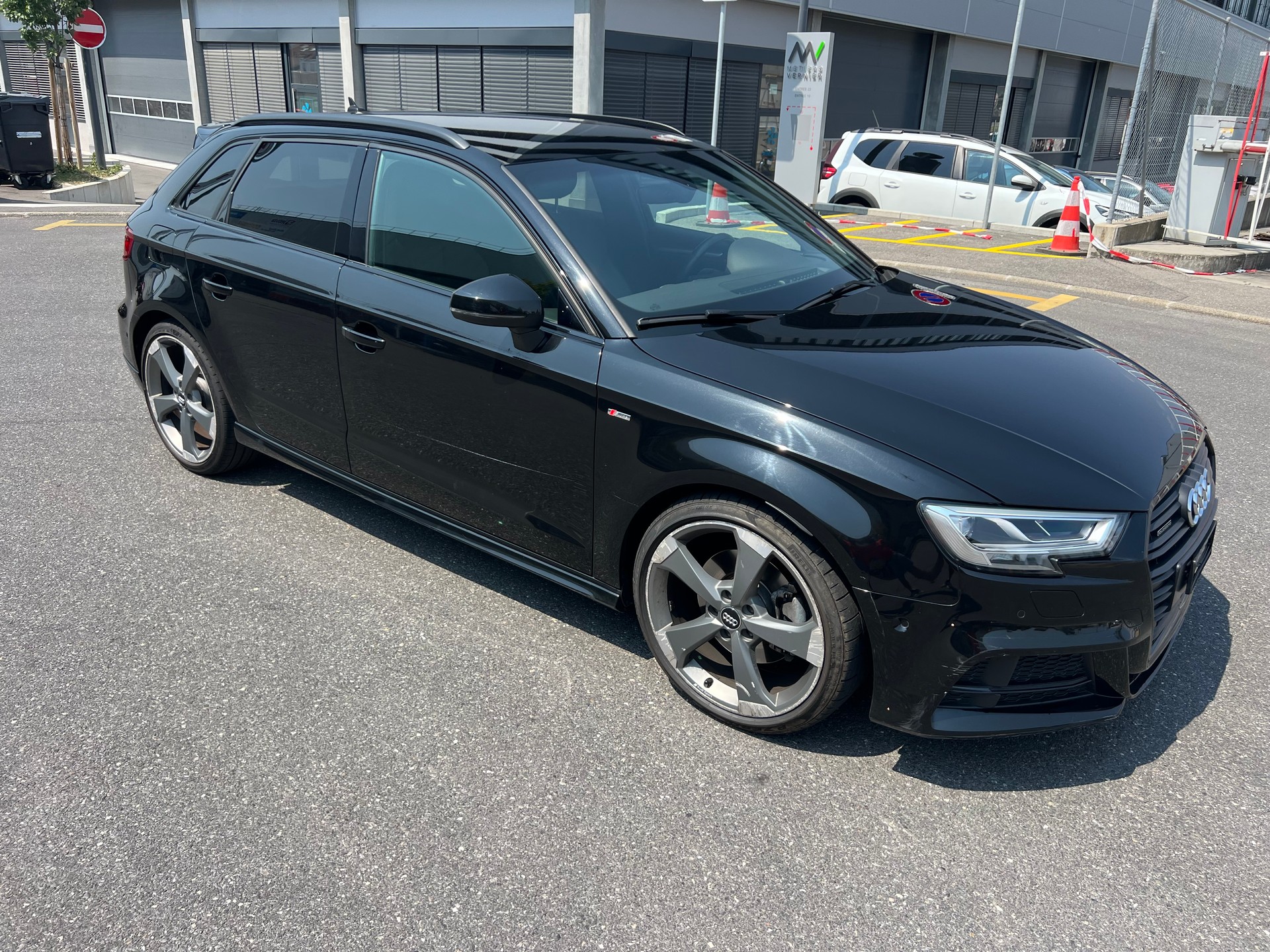 AUDI A3 Sportback 2.0 TFSI Sport quattro S-tronic-image-7
