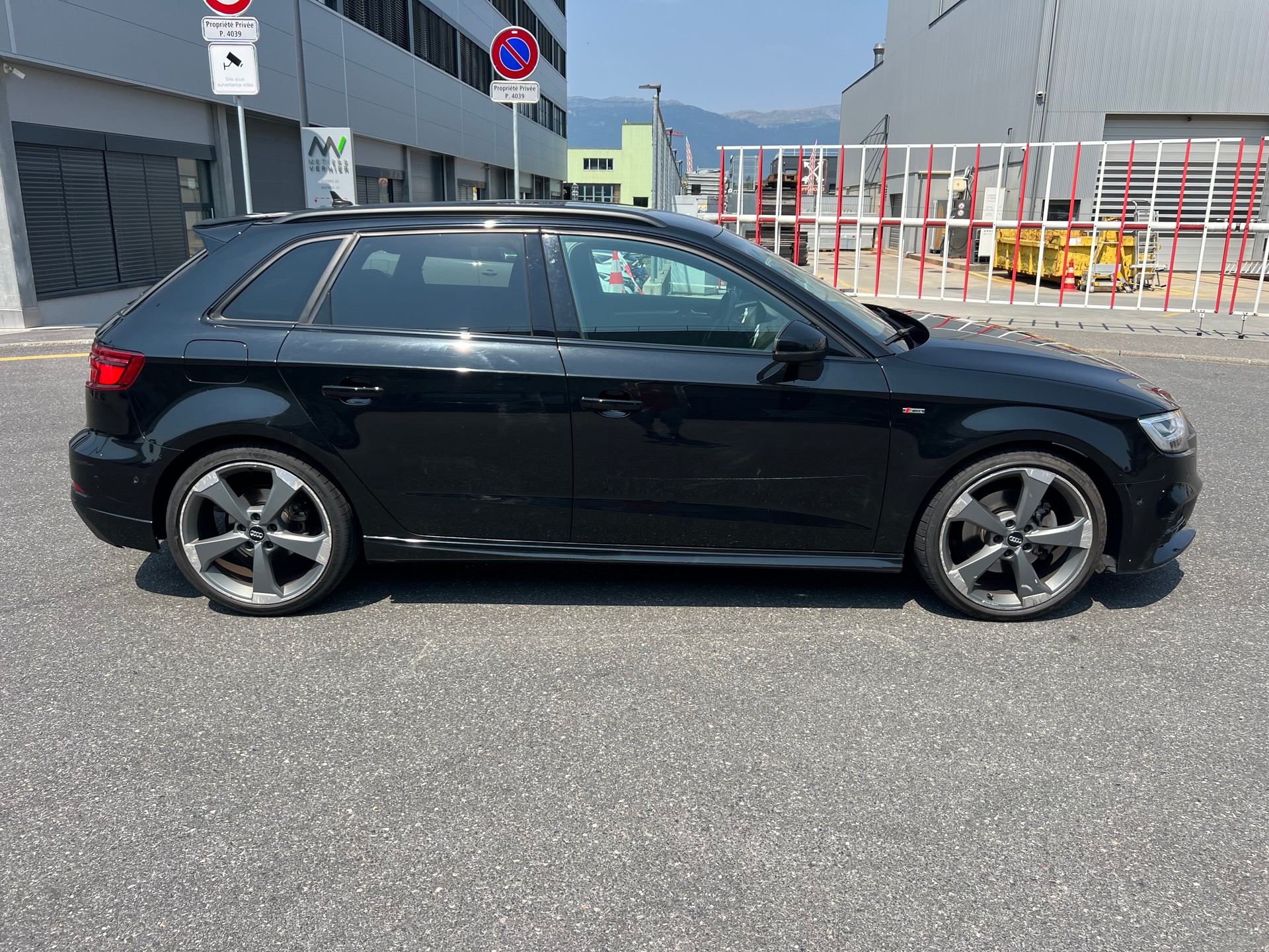 AUDI A3 Sportback 2.0 TFSI Sport quattro S-tronic-image-6