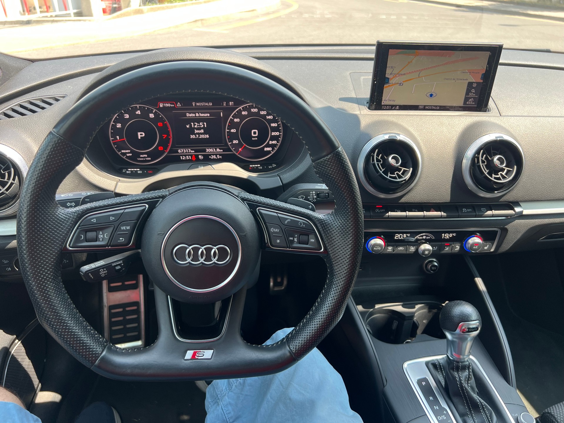 AUDI A3 Sportback 2.0 TFSI Sport quattro S-tronic-image-11