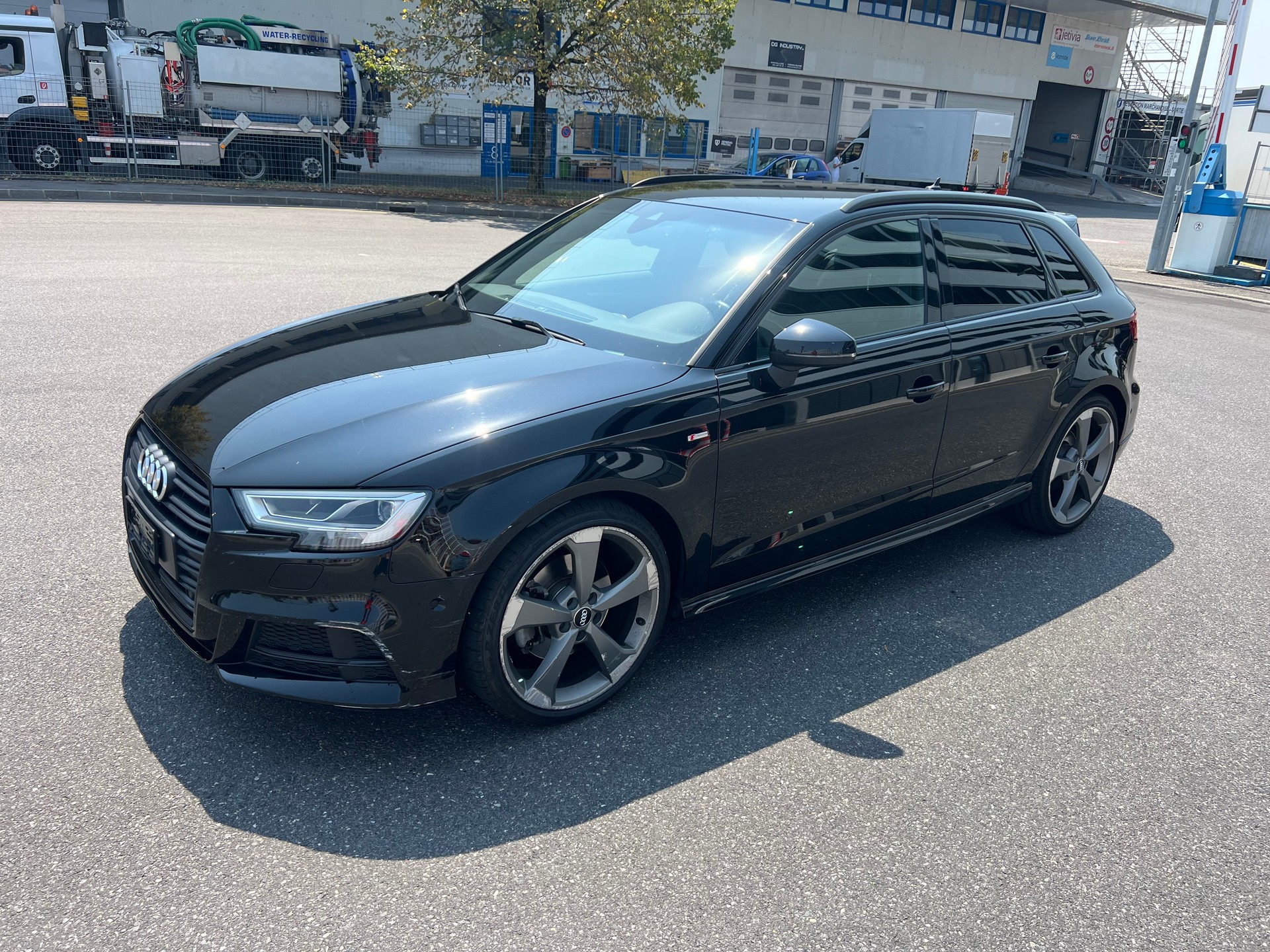 AUDI A3 Sportback 2.0 TFSI Sport quattro S-tronic-image-0