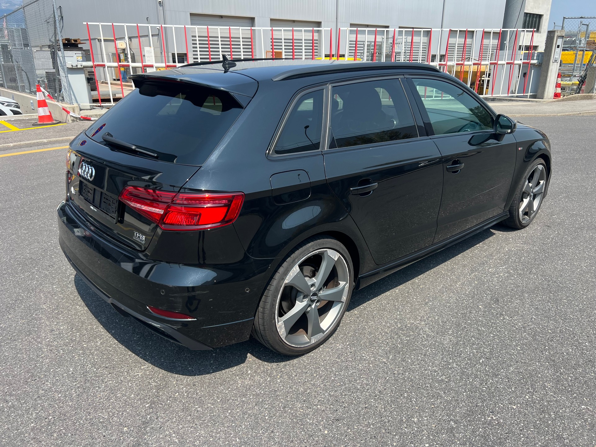AUDI A3 Sportback 2.0 TFSI Sport quattro S-tronic-image-5