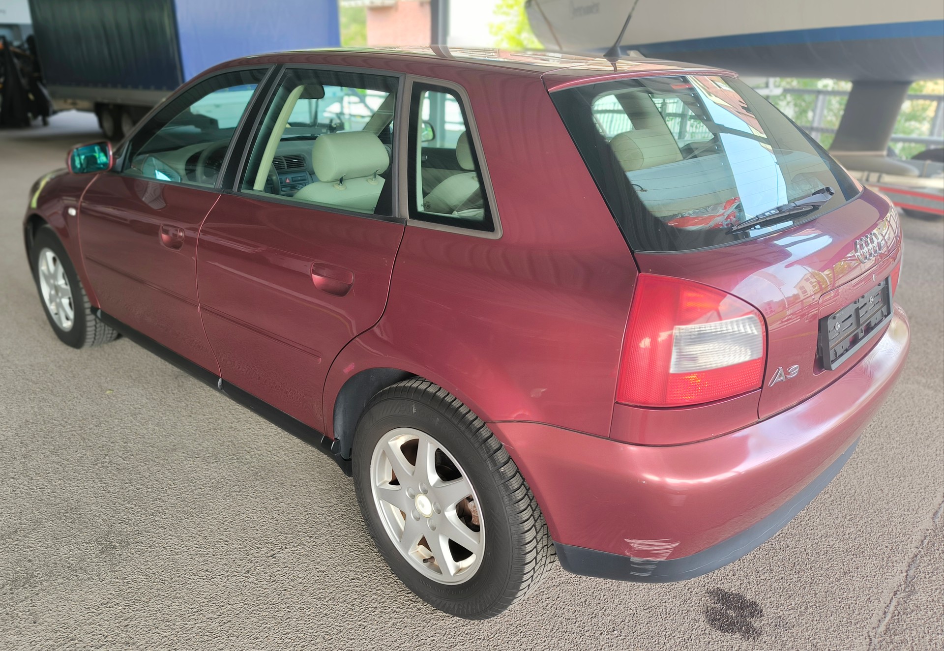 AUDI A3 1.8 Ambiente-image-4