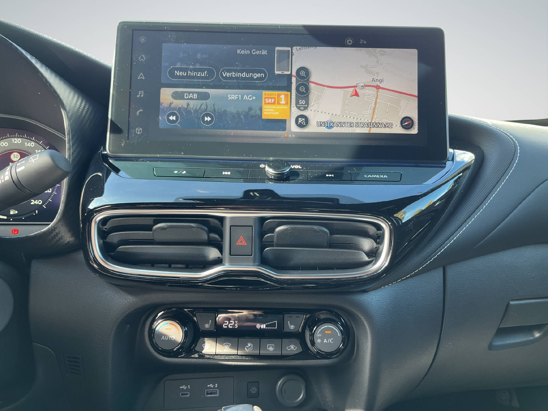 NISSAN Juke 1.6 Hybrid Tekna-image-9